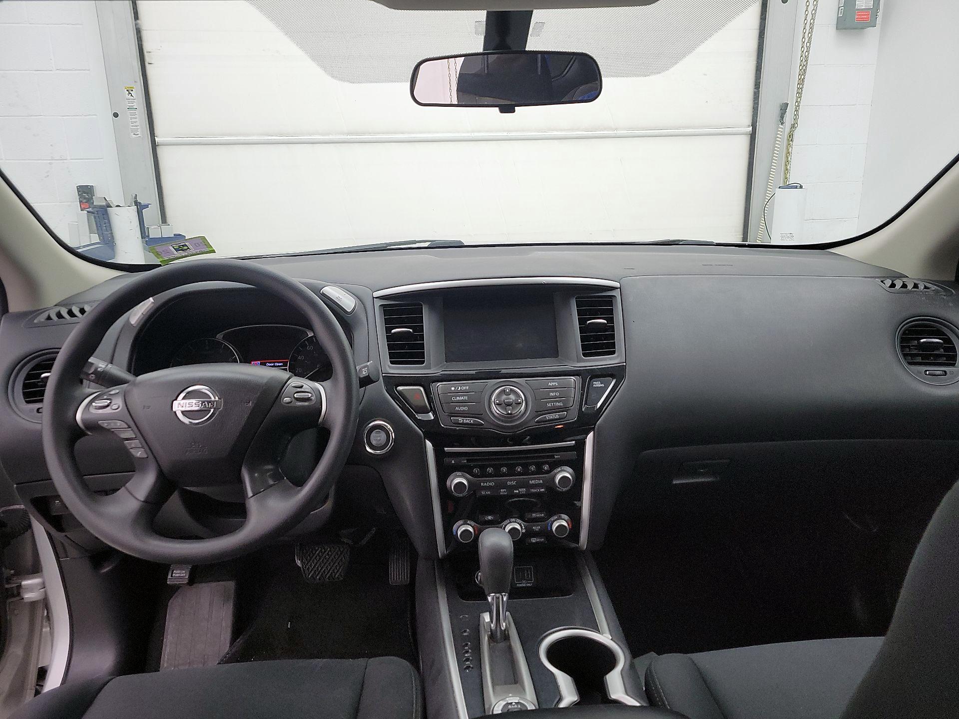 Thumbnail: 2019 Nissan Pathfinder - 9