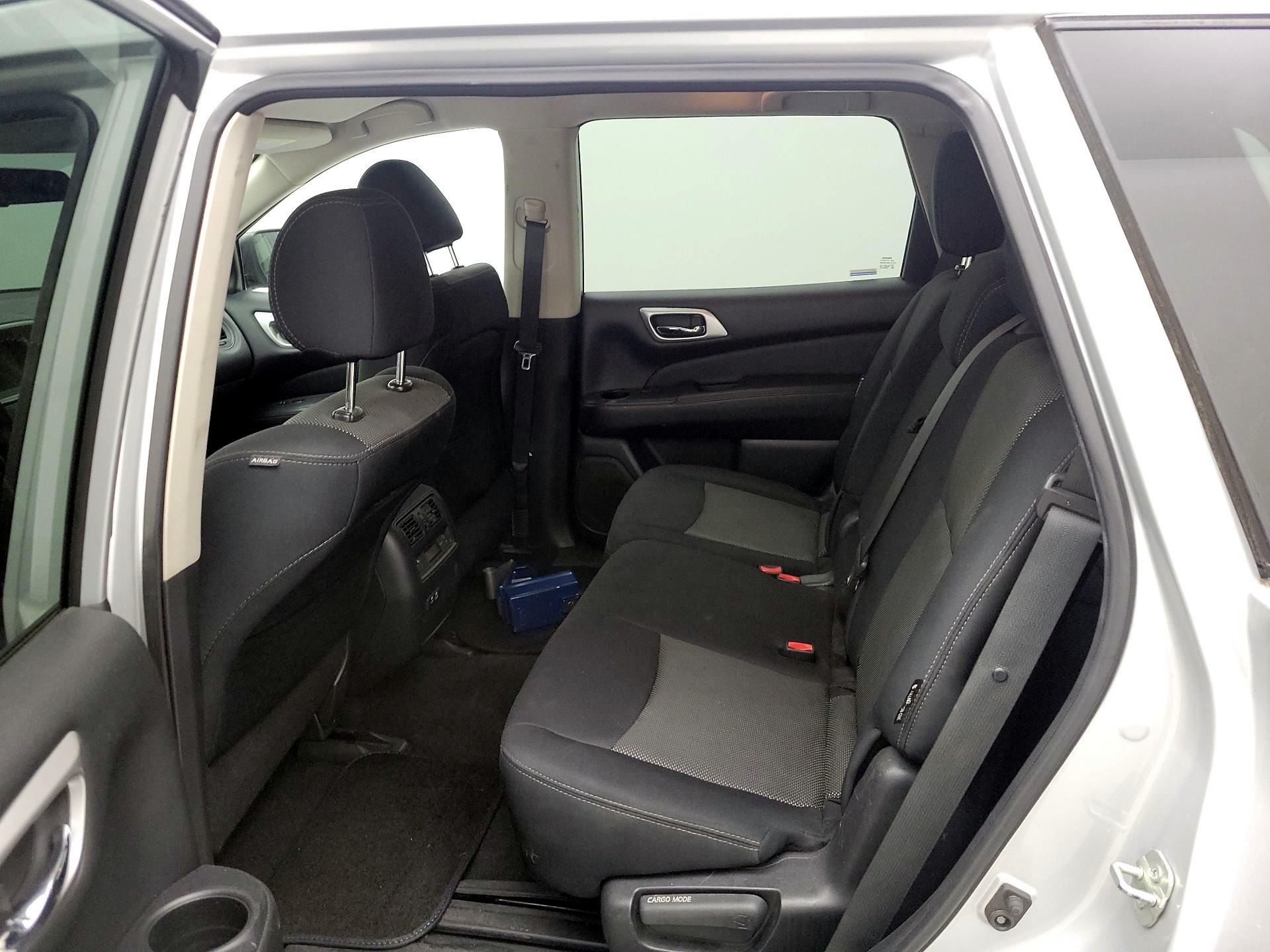 Thumbnail: 2019 Nissan Pathfinder - 18
