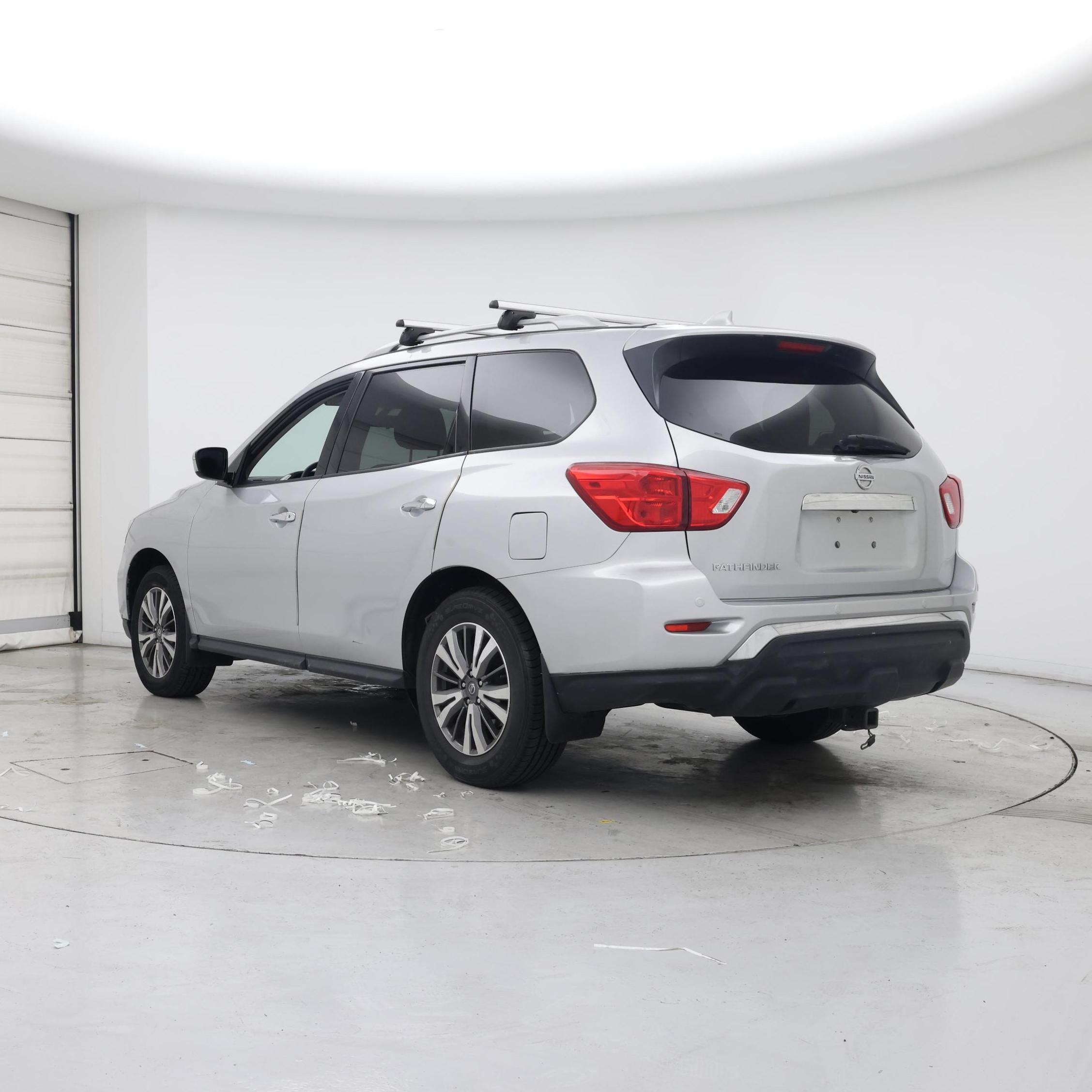 Thumbnail: 2019 Nissan Pathfinder - 2