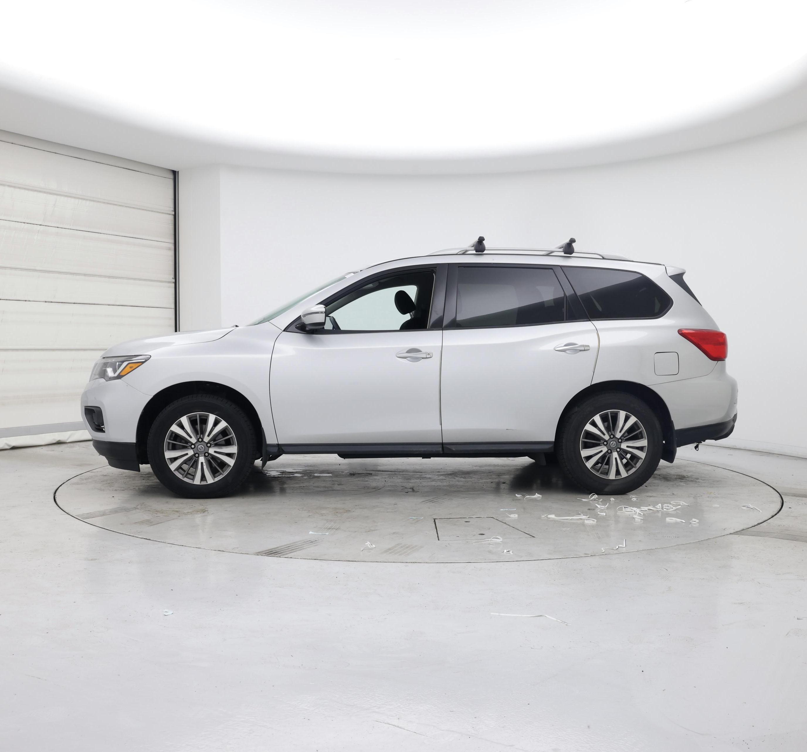 Thumbnail: 2019 Nissan Pathfinder - 3