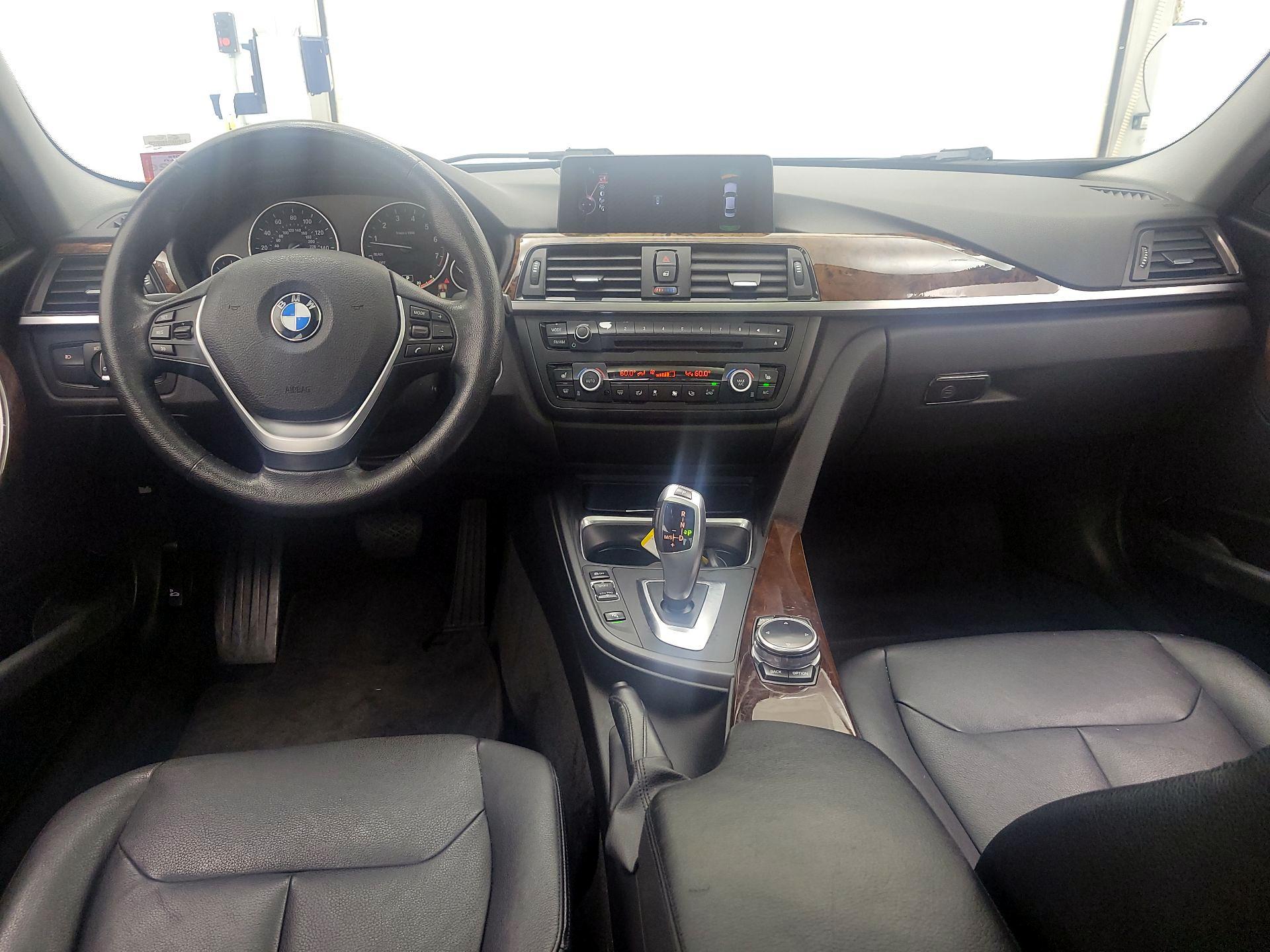 Thumbnail: 2015 BMW 3 Series - 9