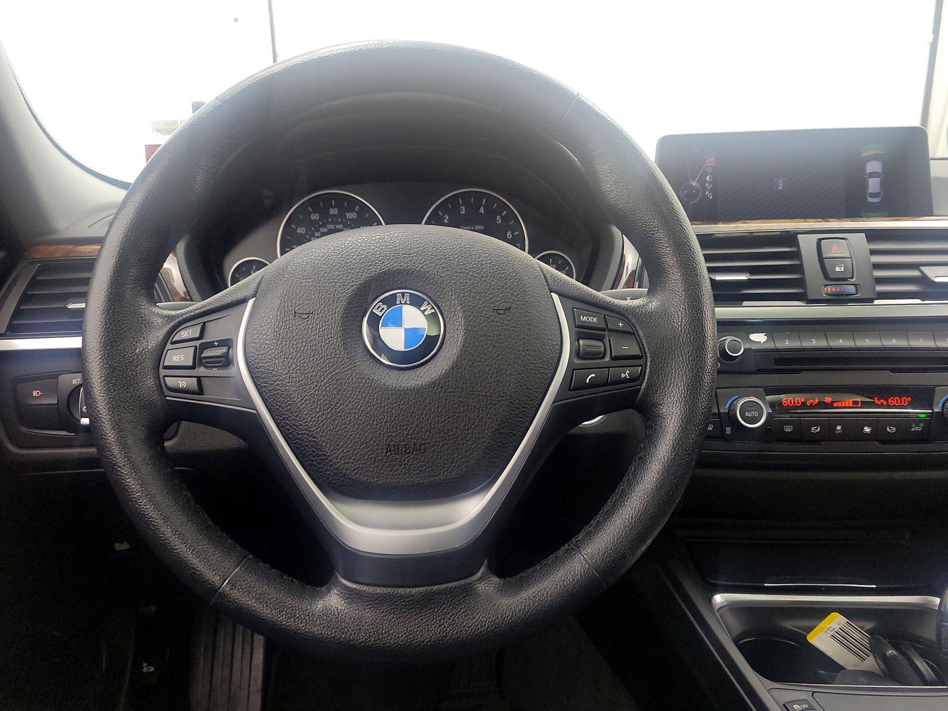 Thumbnail: 2015 BMW 3 Series - 10