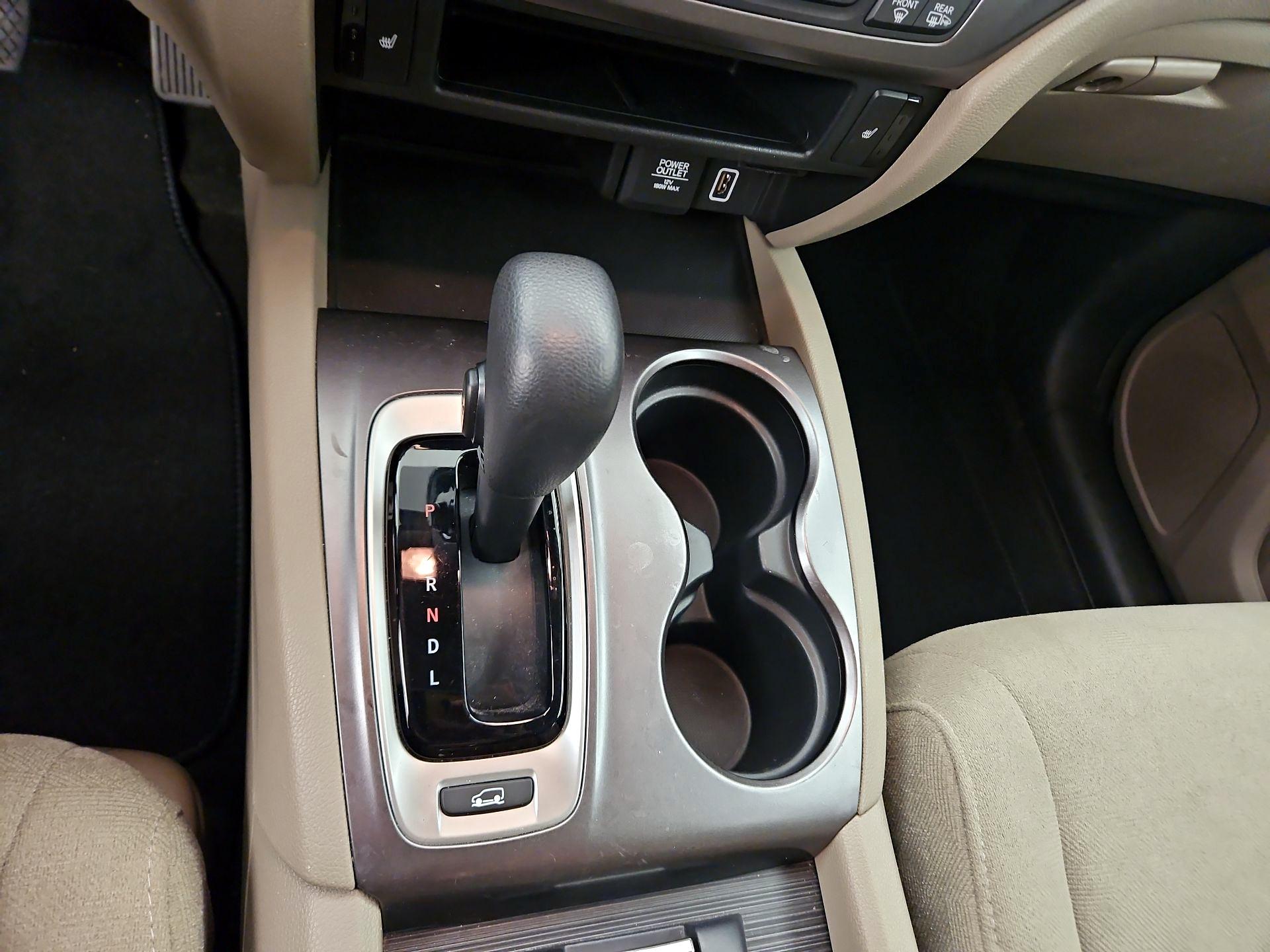 Thumbnail: 2019 Honda Pilot - 17