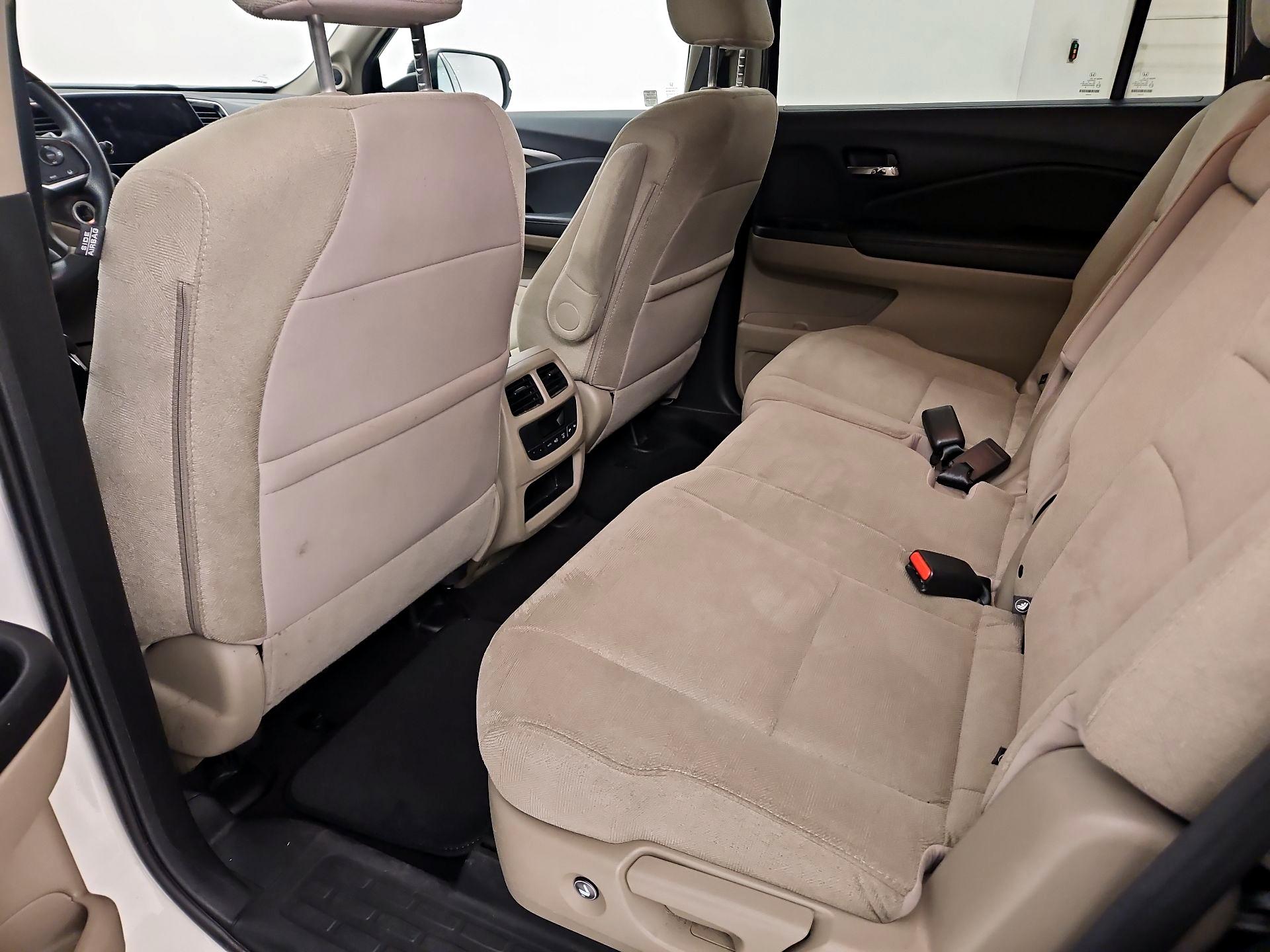 Thumbnail: 2019 Honda Pilot - 19