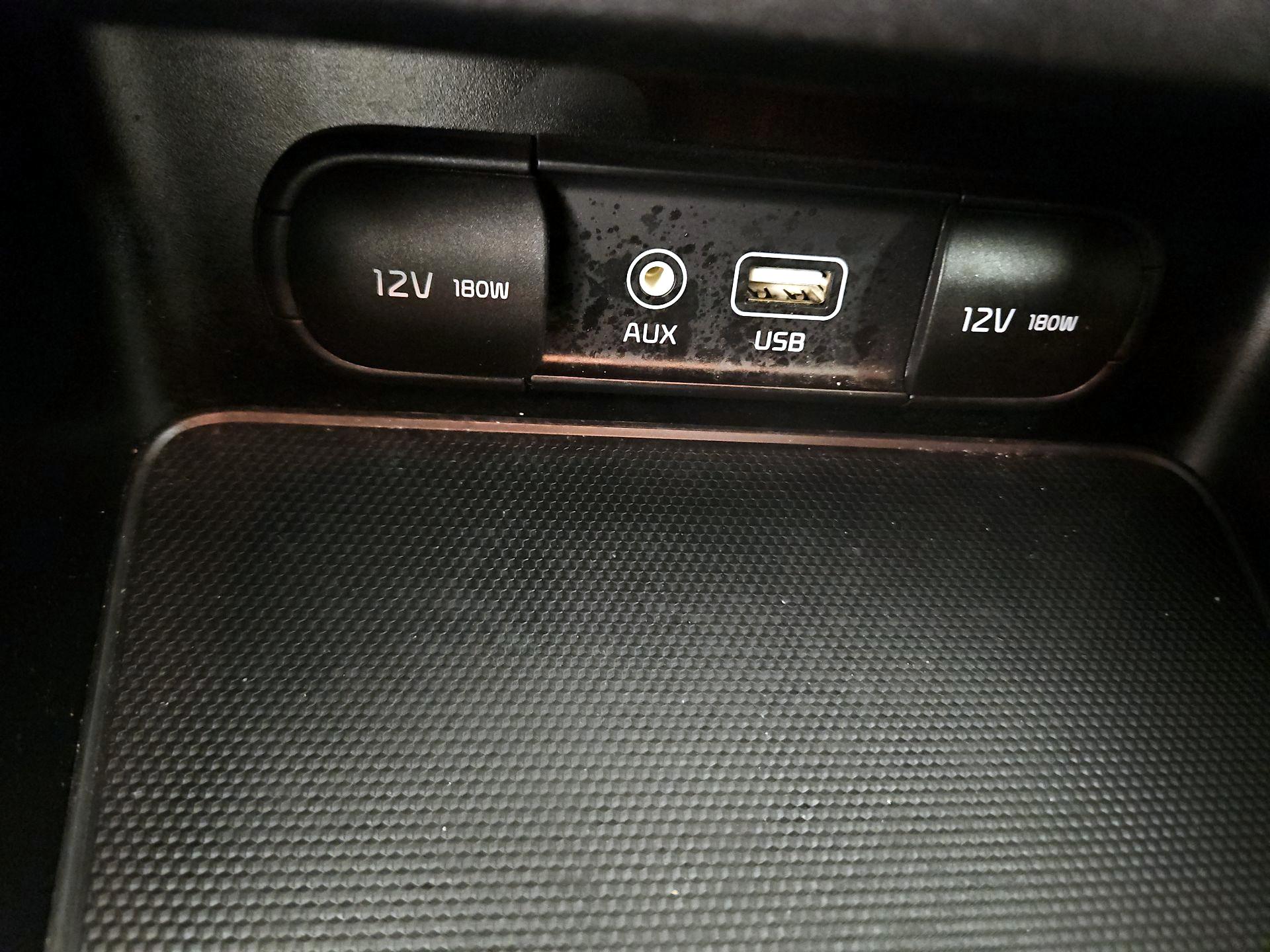 Thumbnail: 2020 Kia Forte - 18