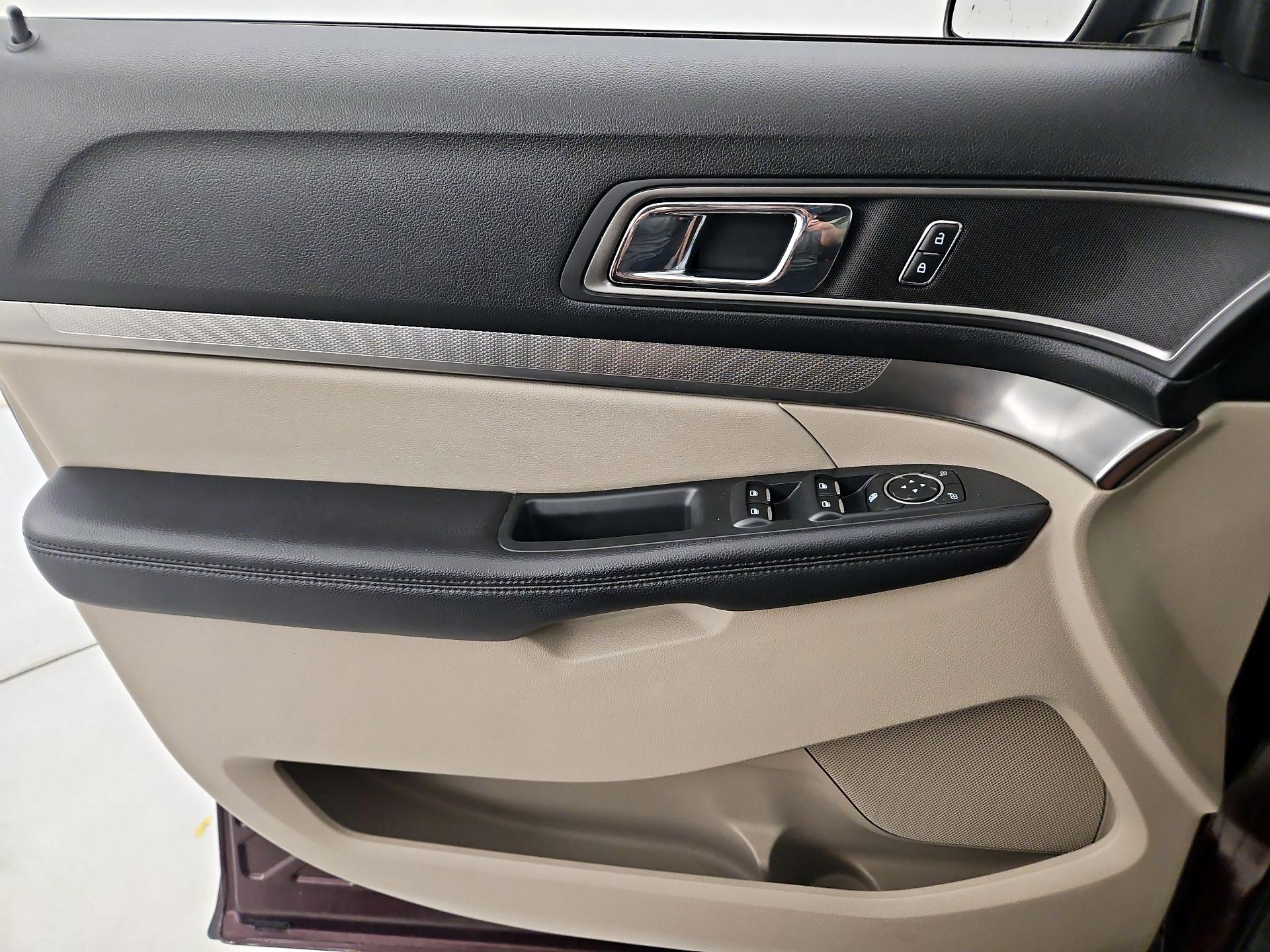 Thumbnail: 2019 Ford Explorer - 12