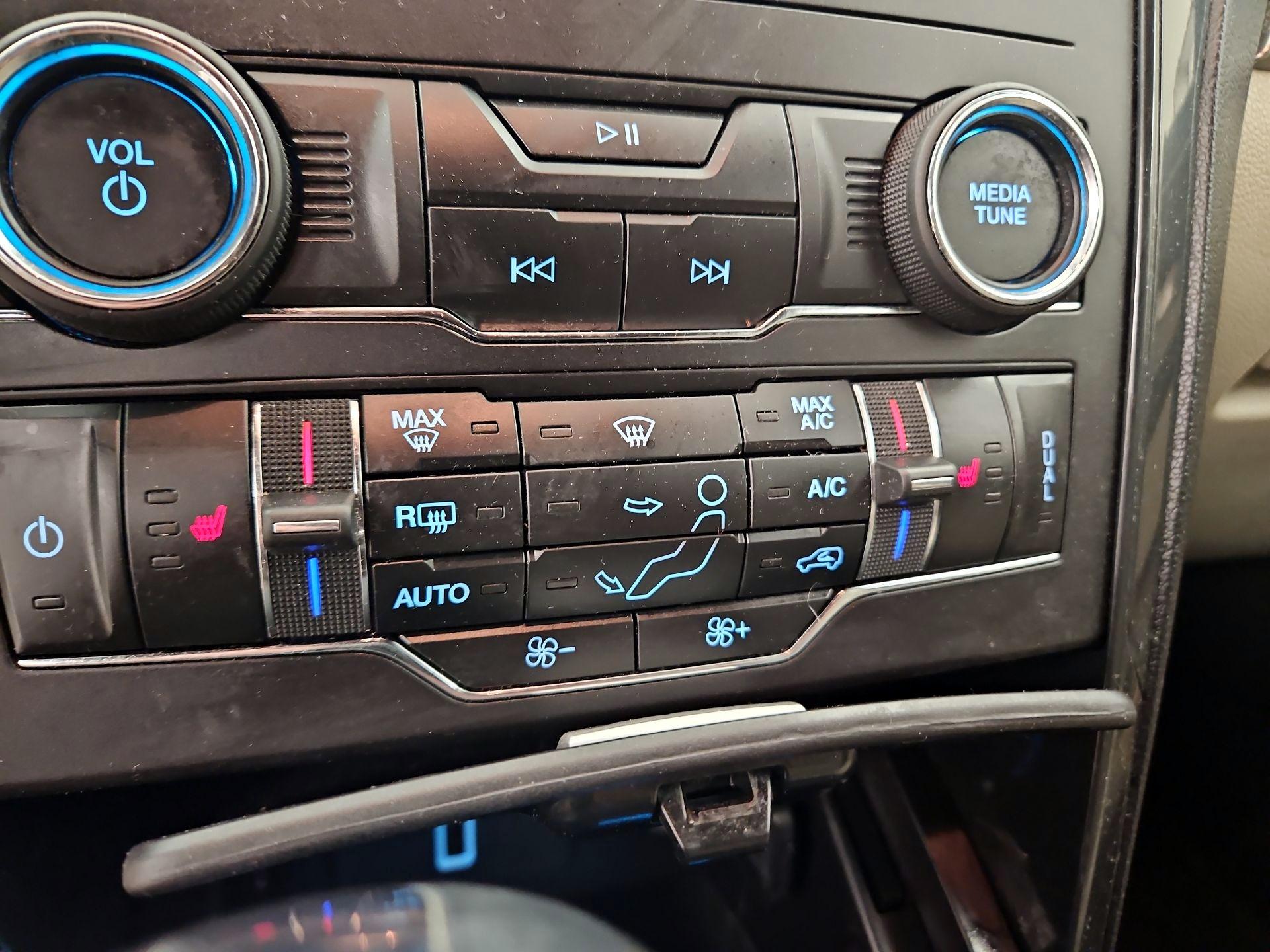 Thumbnail: 2019 Ford Explorer - 17
