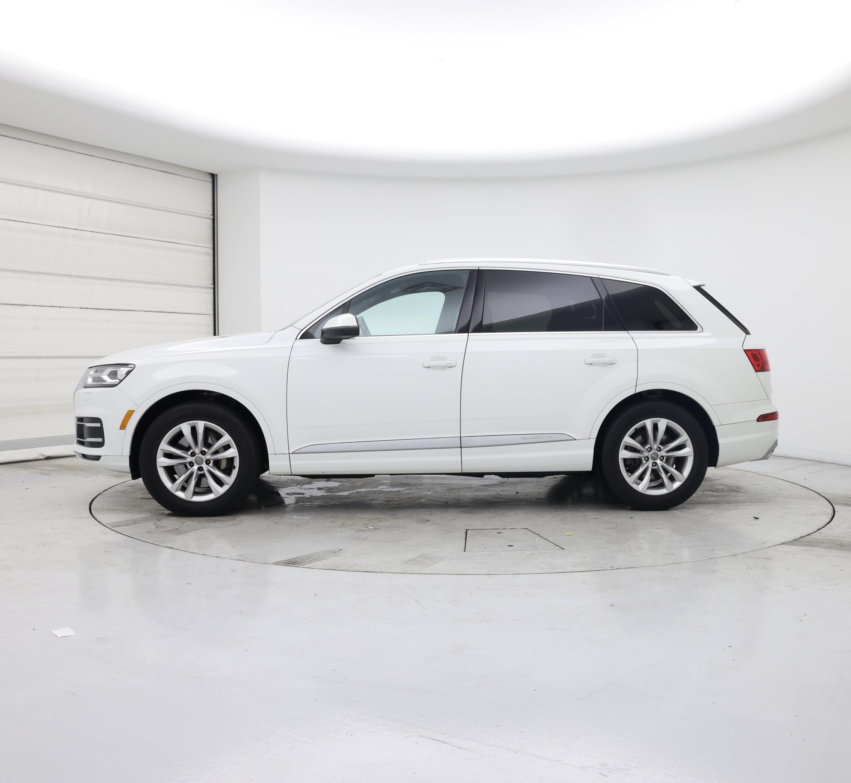 Thumbnail: 2019 Audi Q7 - 3