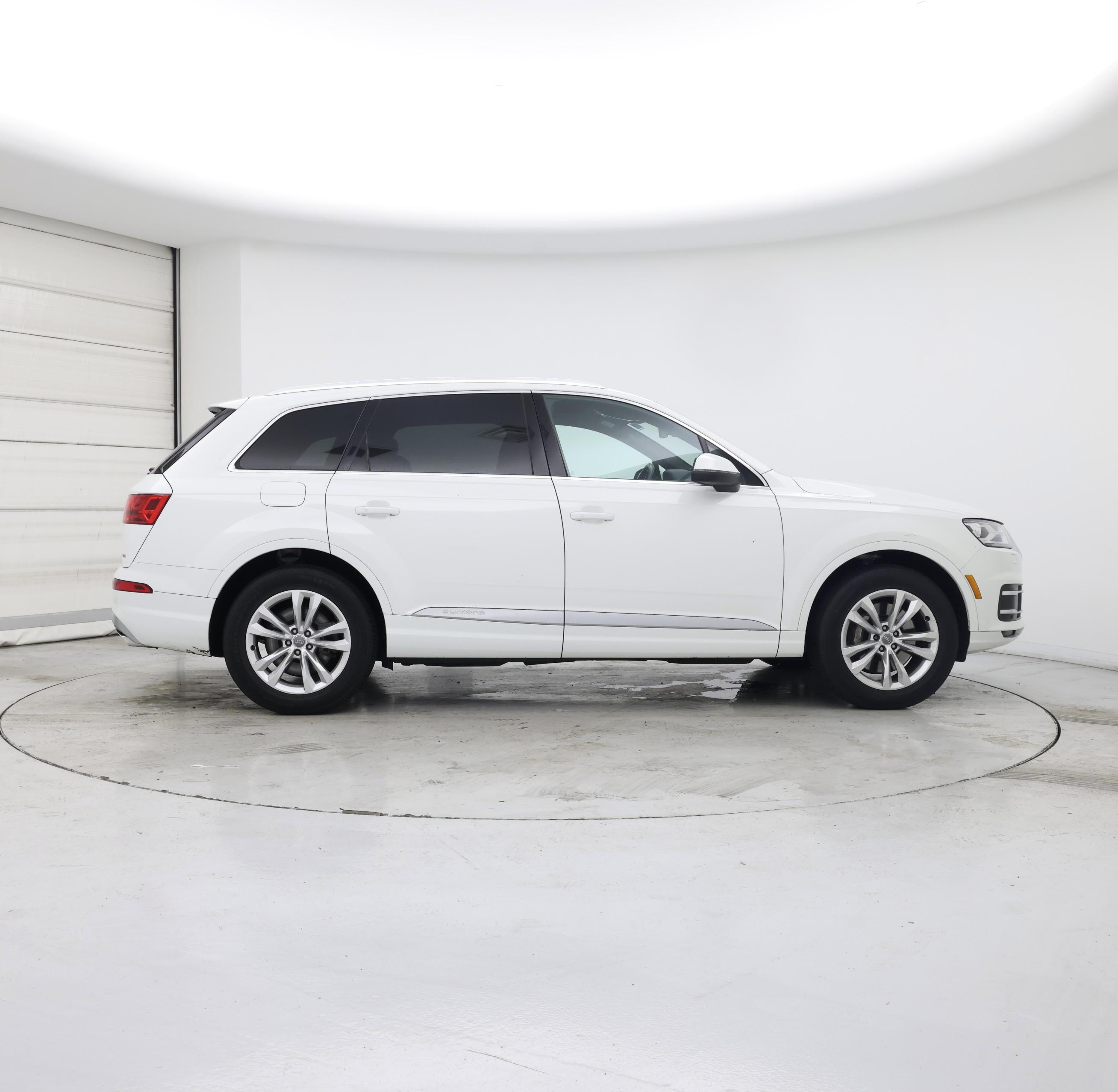 Thumbnail: 2019 Audi Q7 - 7