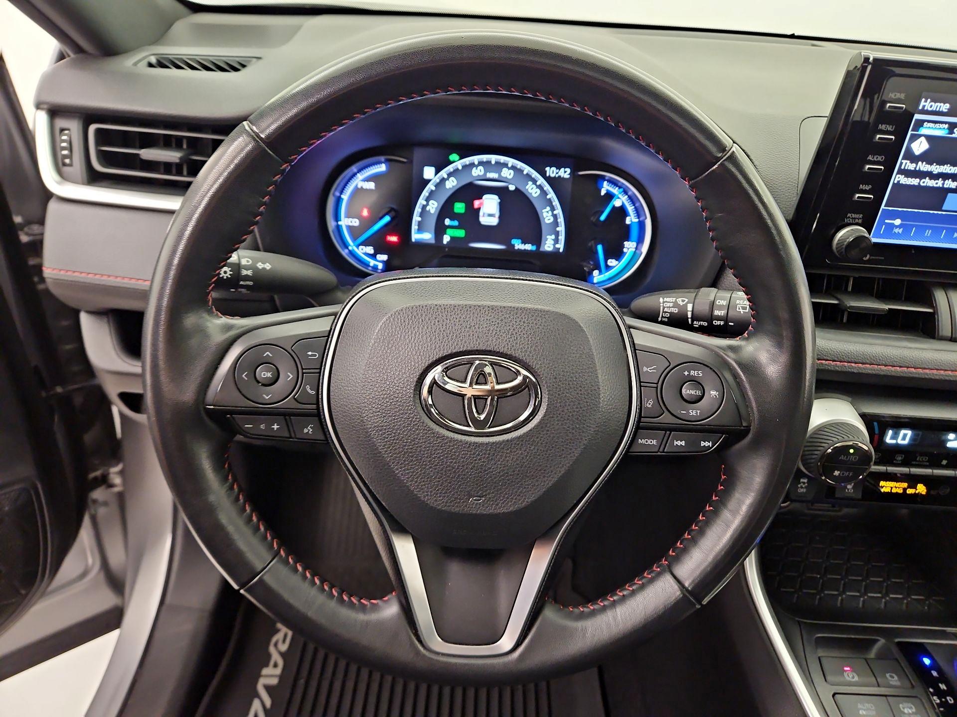 Thumbnail: 2021 Toyota RAV4 - 10