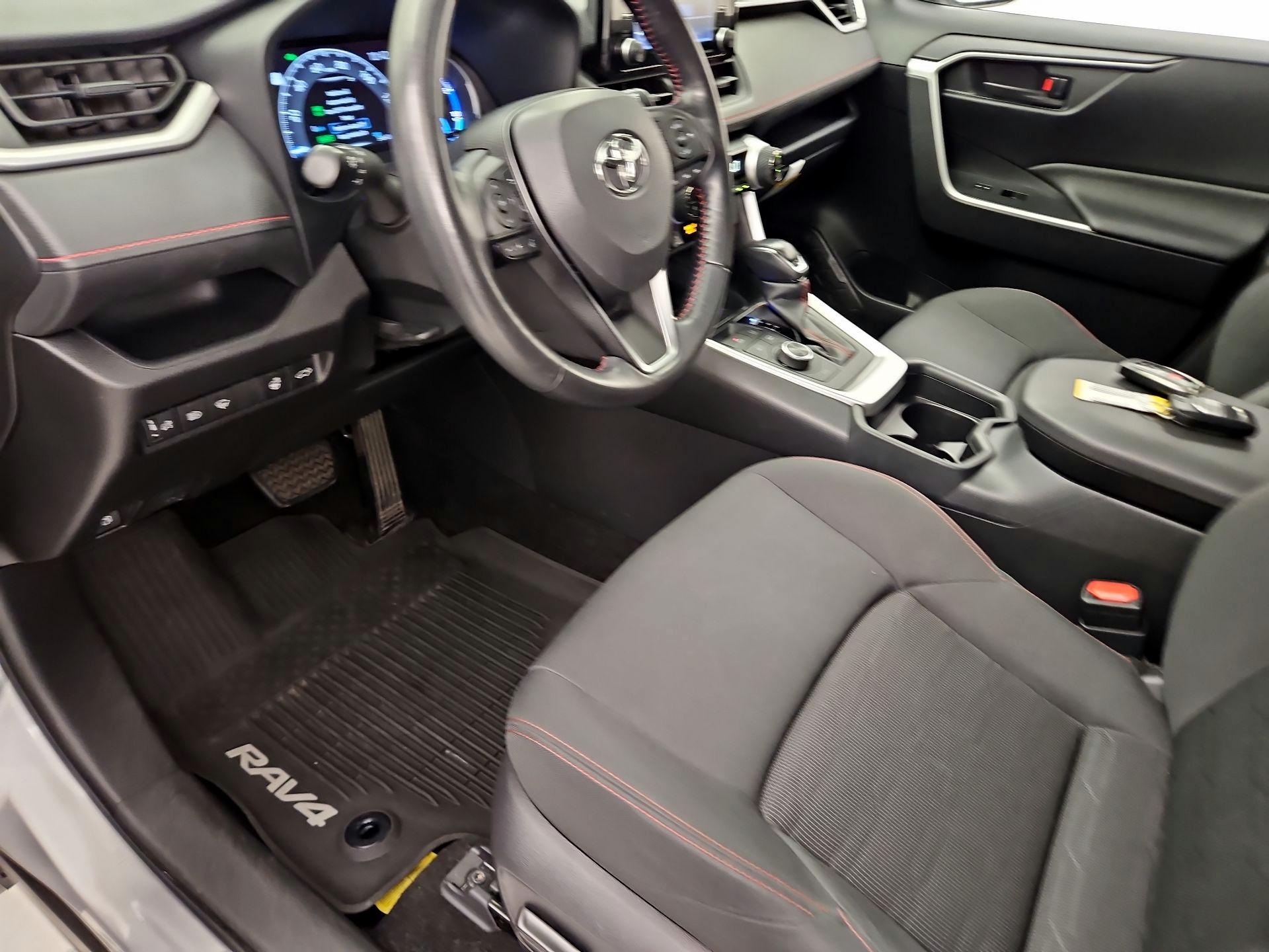 Thumbnail: 2021 Toyota RAV4 - 11