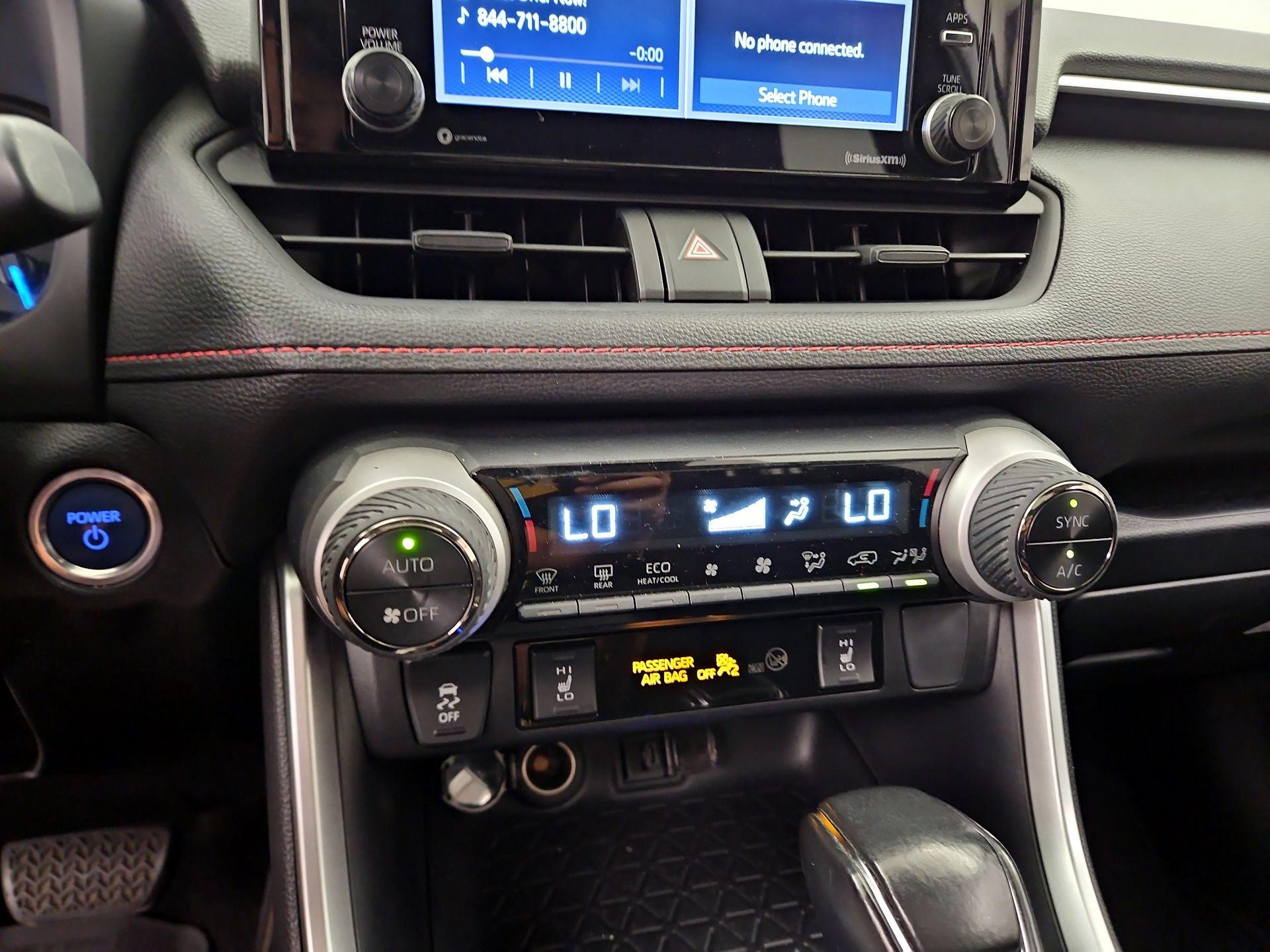 Thumbnail: 2021 Toyota RAV4 - 16