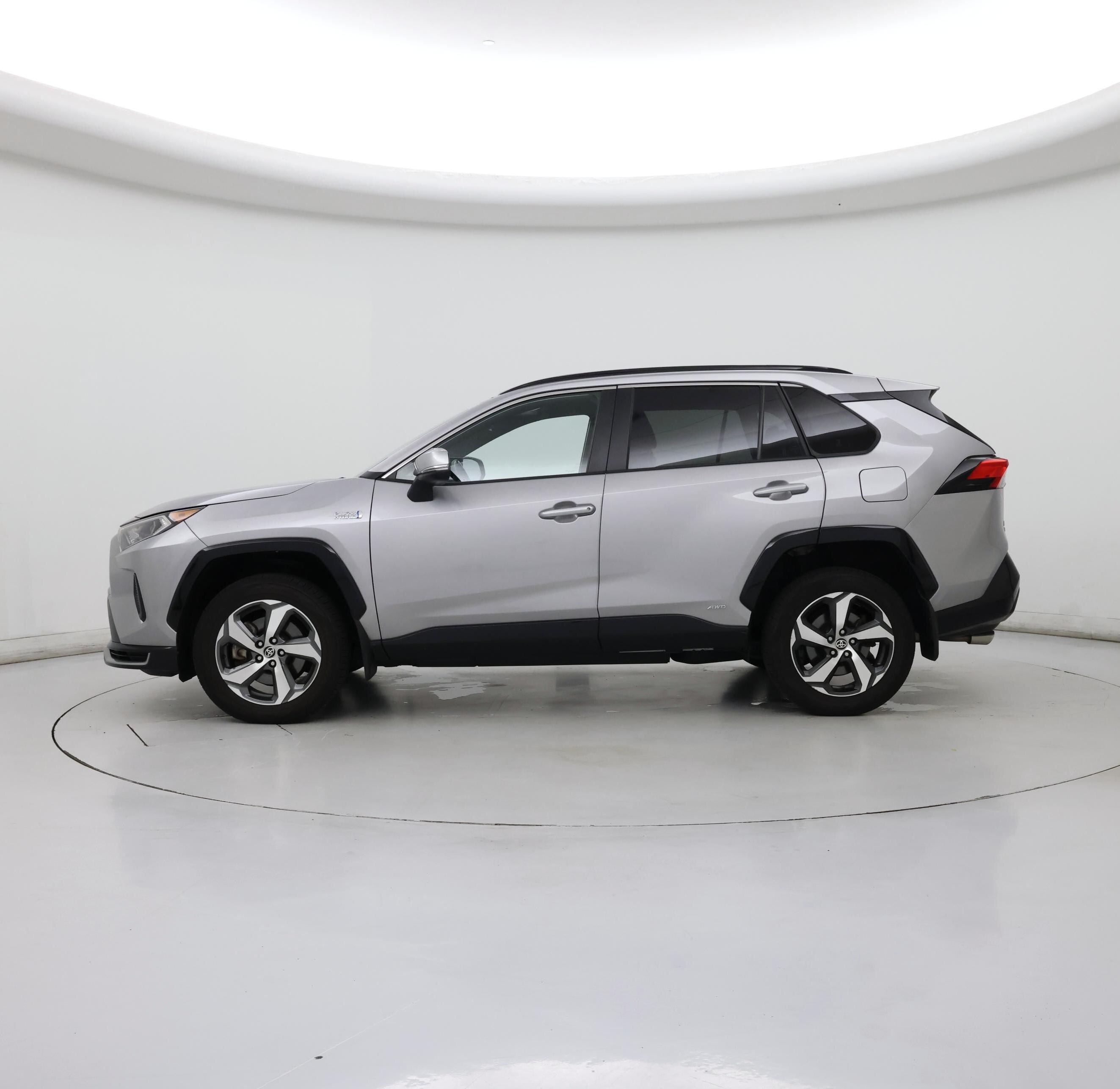 Thumbnail: 2021 Toyota RAV4 - 3