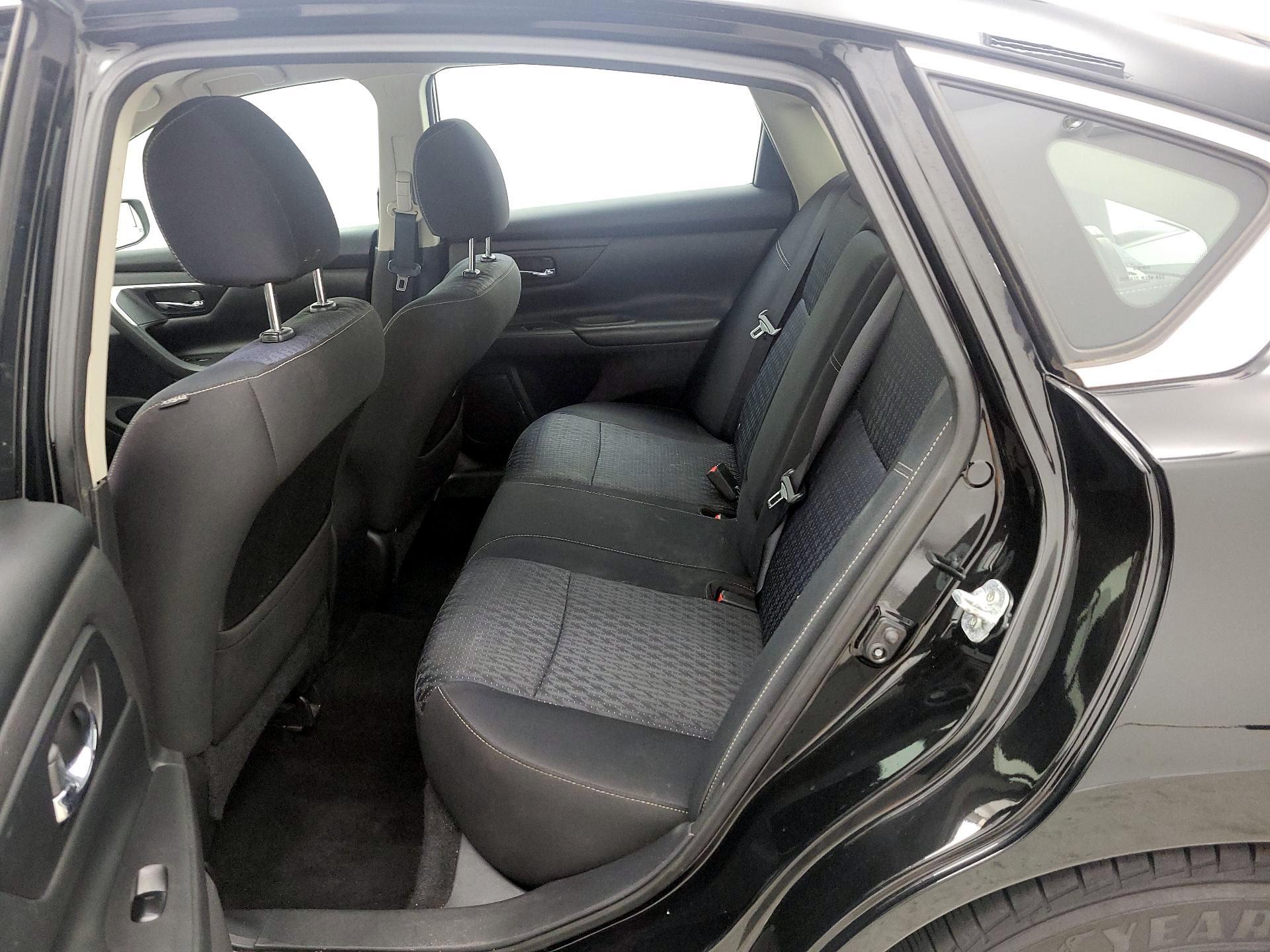 Thumbnail: 2016 Nissan Altima - 19