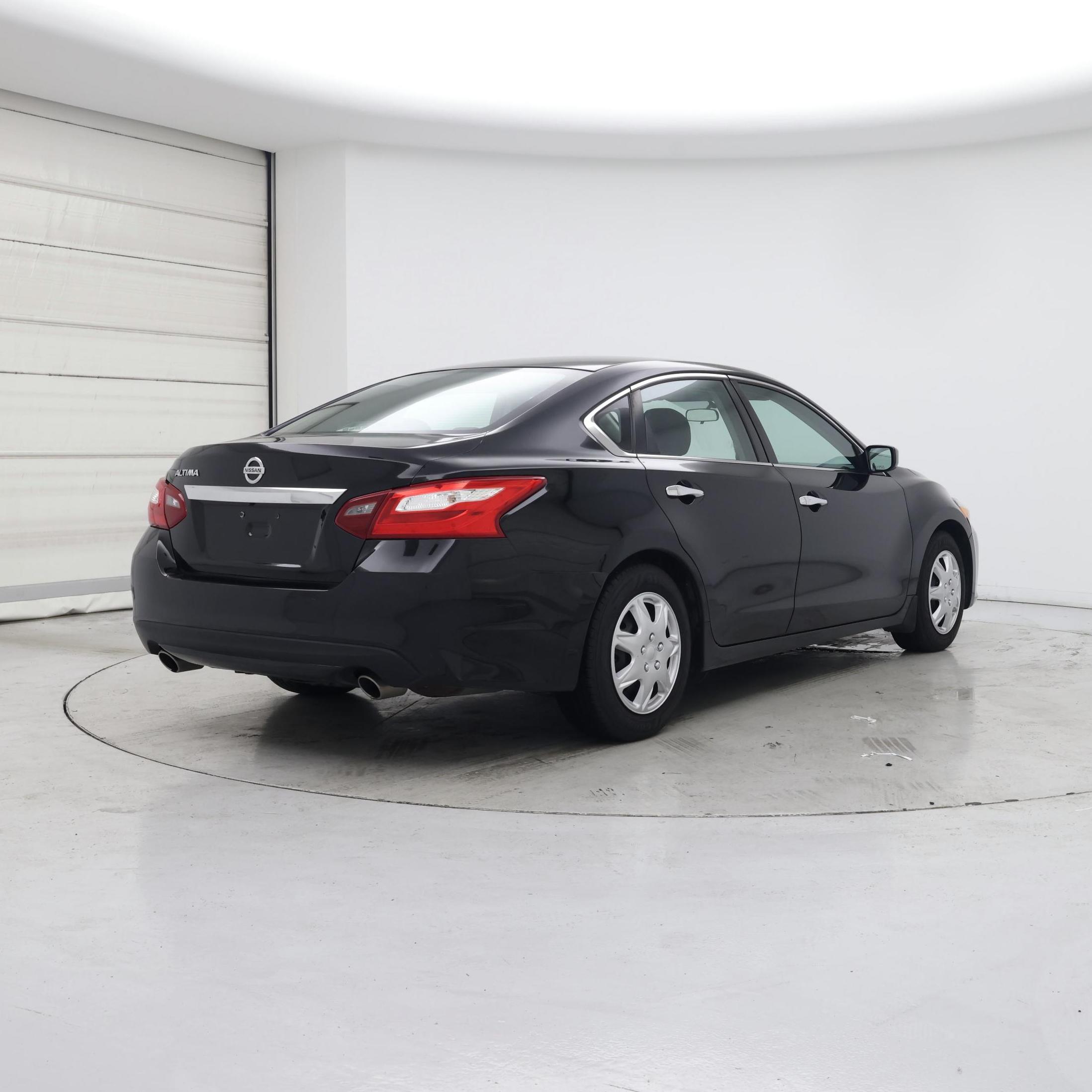 Thumbnail: 2016 Nissan Altima - 8