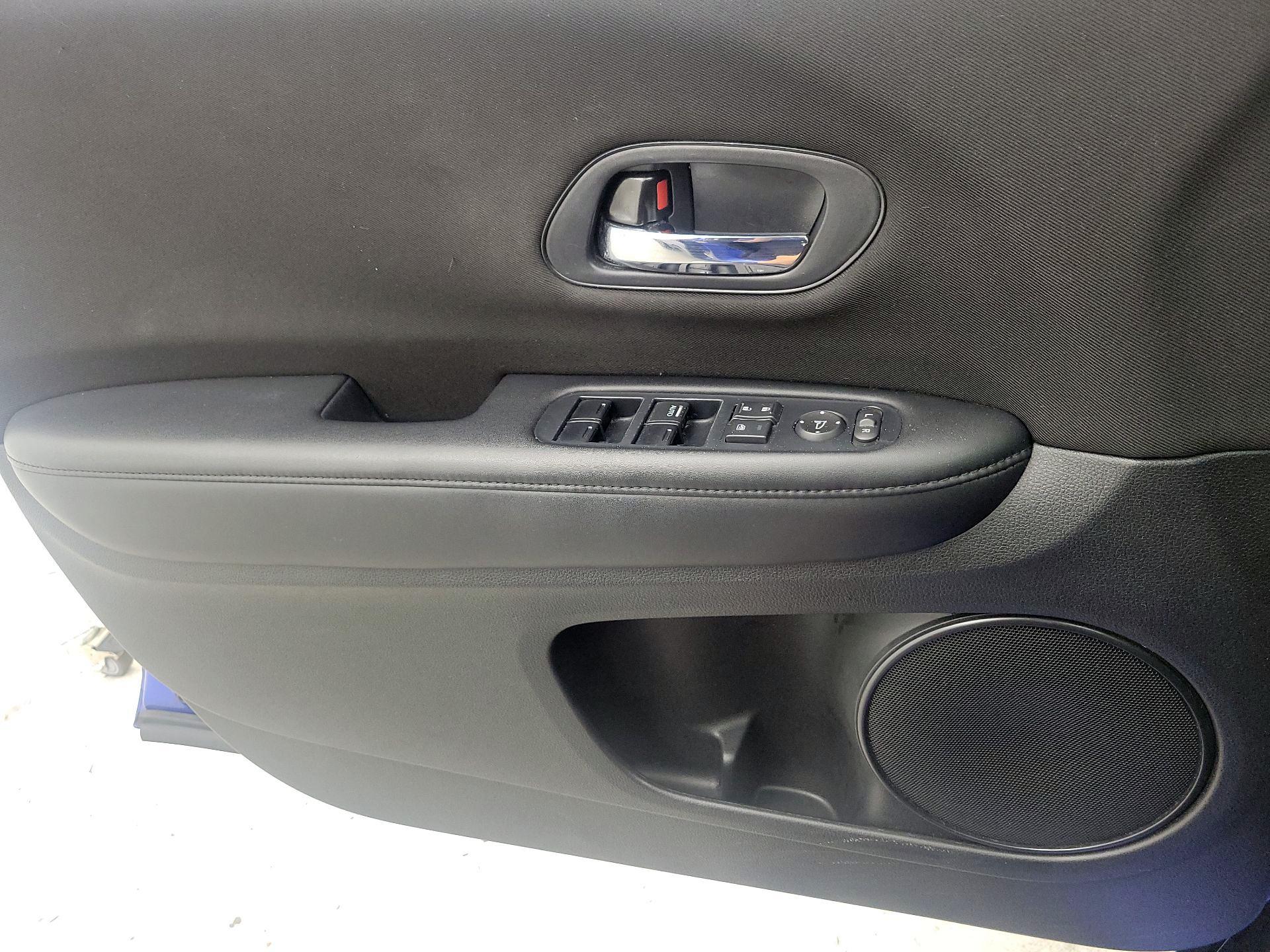 Thumbnail: 2018 Honda HR-V - 12