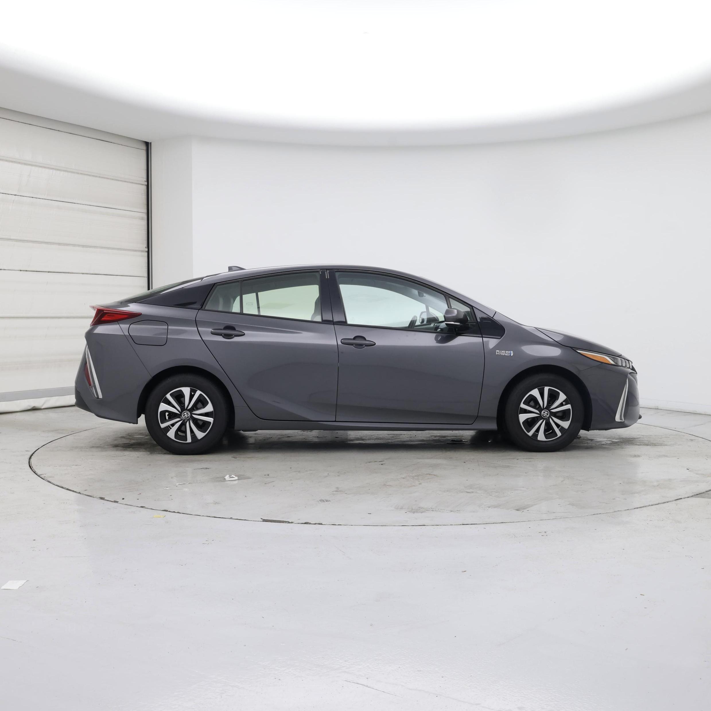 Thumbnail: 2018 Toyota Prius Prime - 7