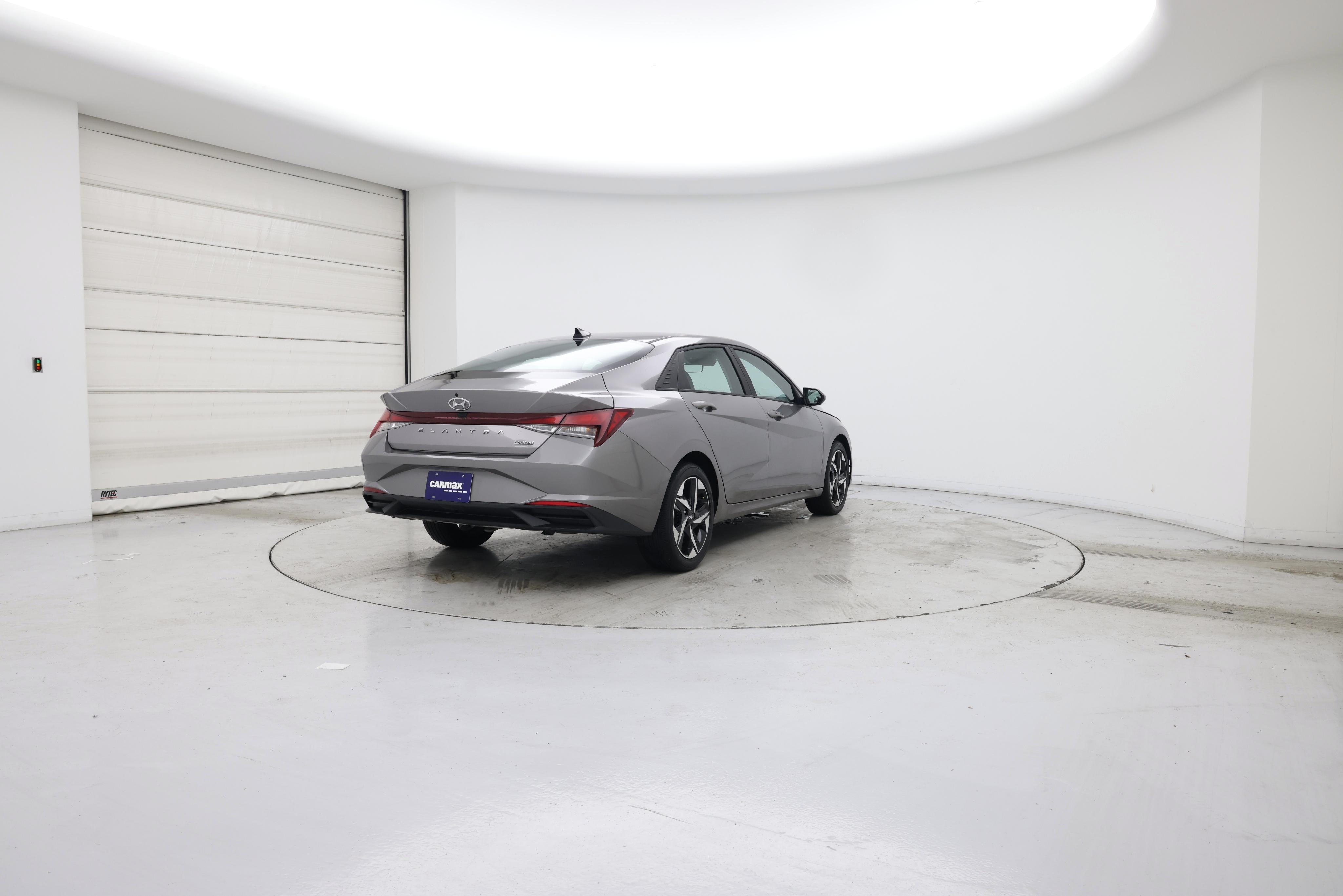Thumbnail: 2023 Hyundai Elantra - 8