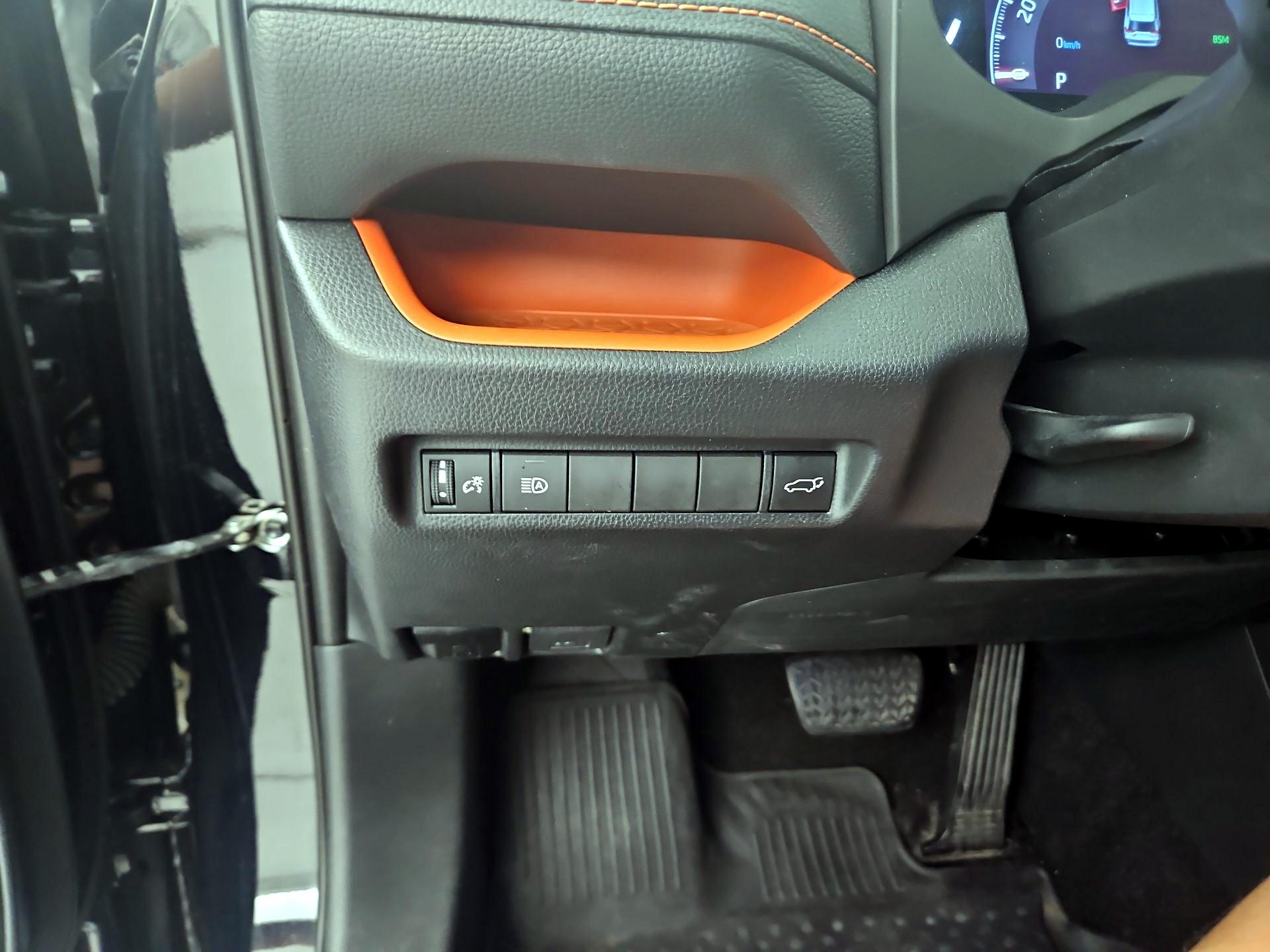 Thumbnail: 2019 Toyota RAV4 - 13