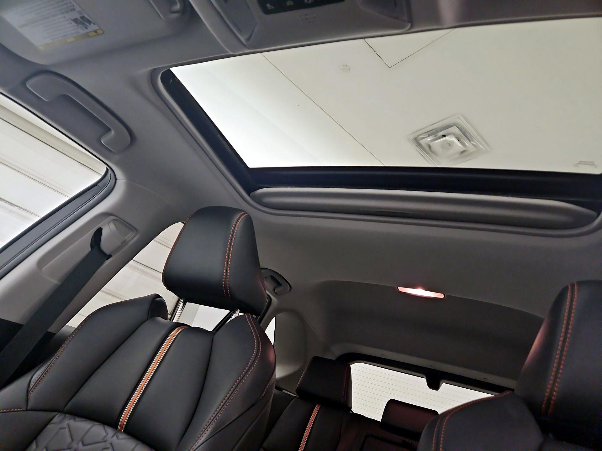 Thumbnail: 2019 Toyota RAV4 - 19