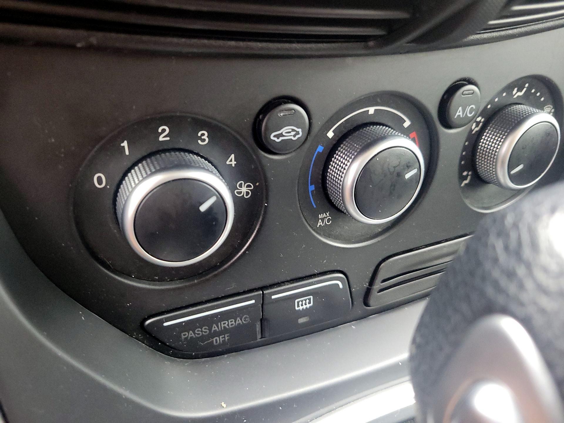Thumbnail: 2014 Ford Escape - 16