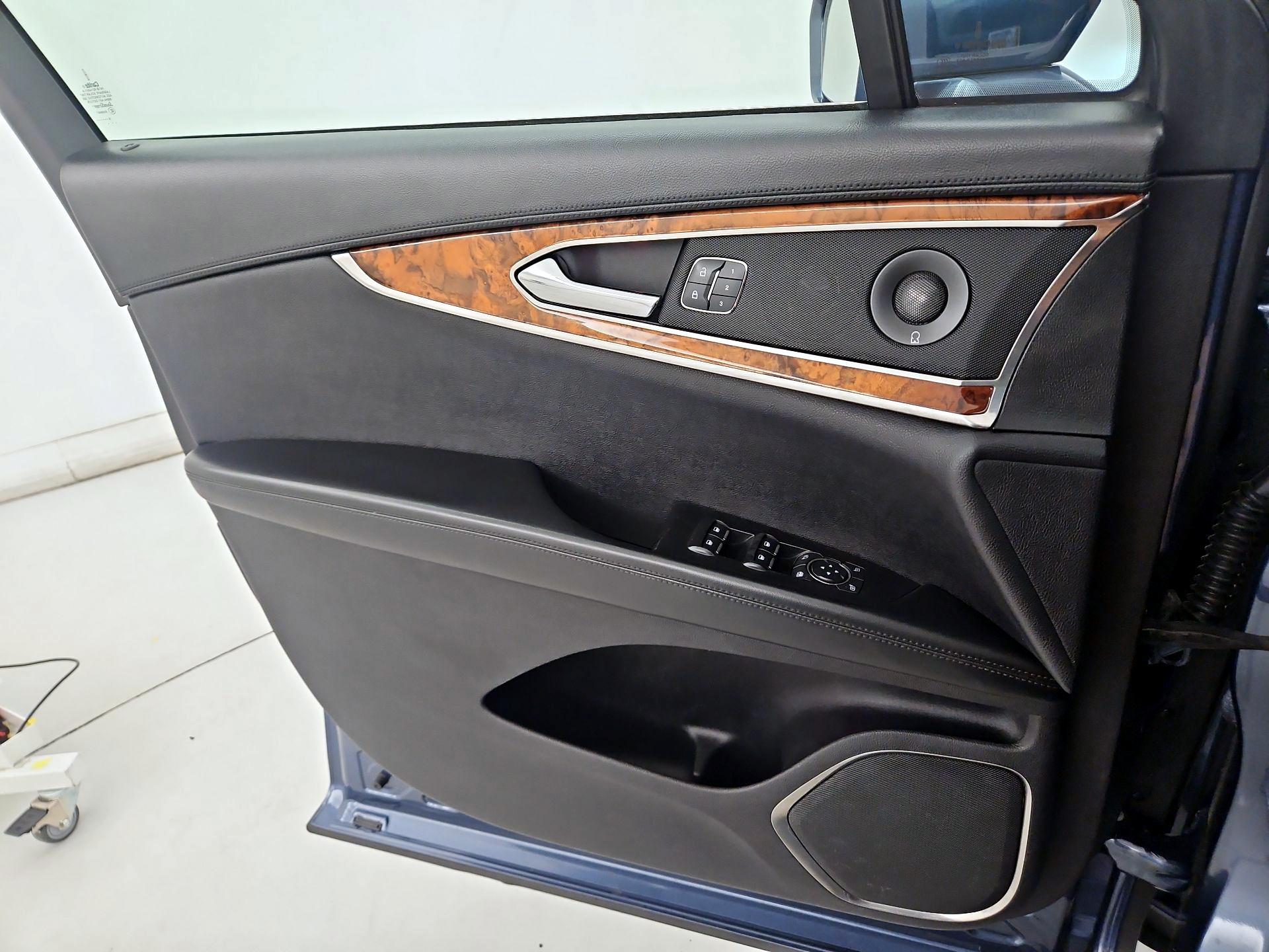 Thumbnail: 2019 Lincoln Nautilus - 12