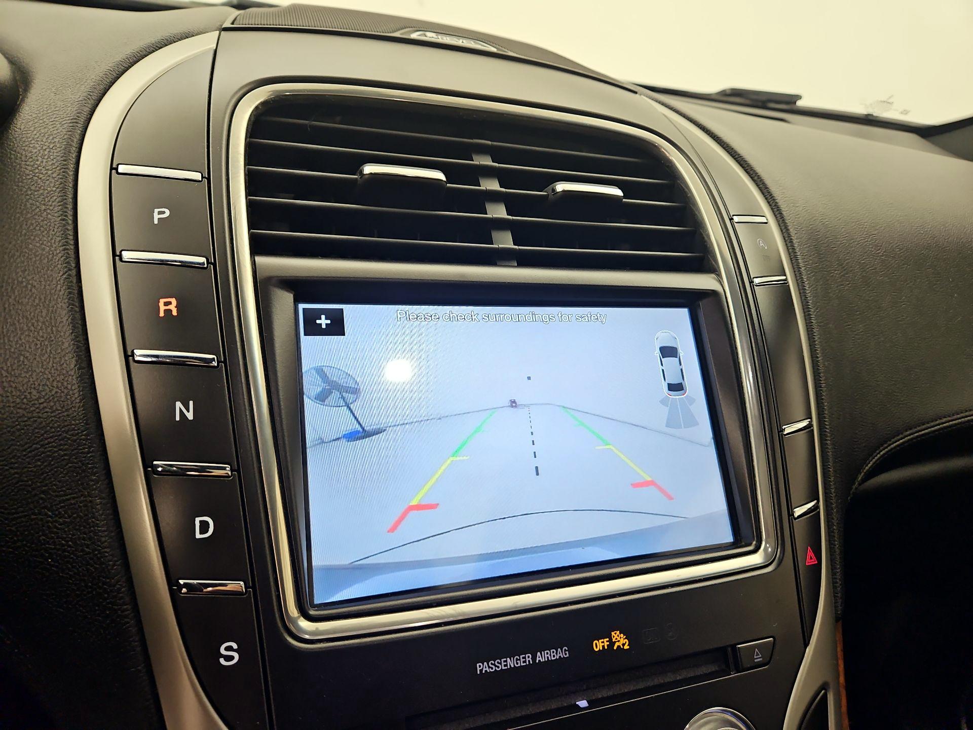 Thumbnail: 2019 Lincoln Nautilus - 15