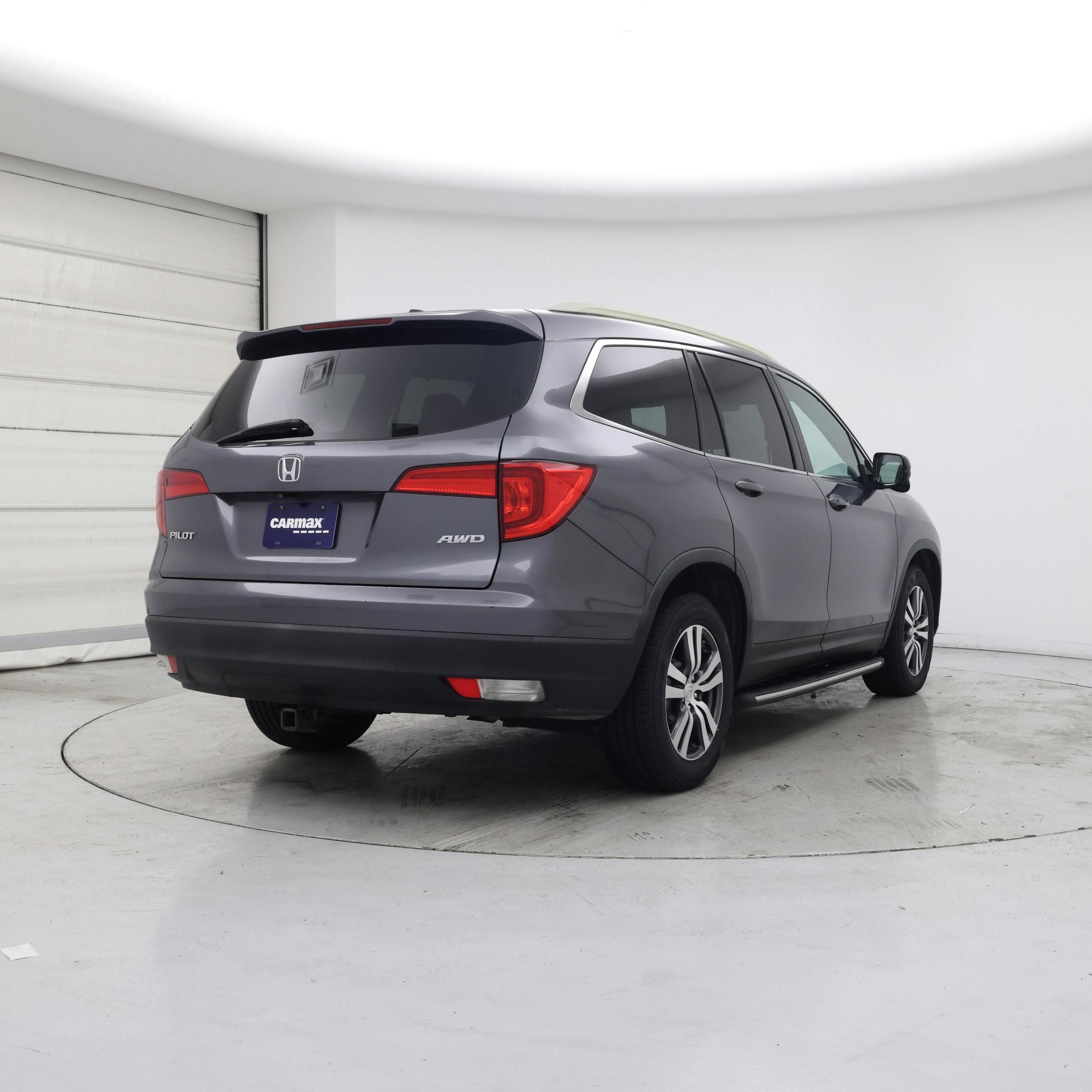 Thumbnail: 2016 Honda Pilot - 8