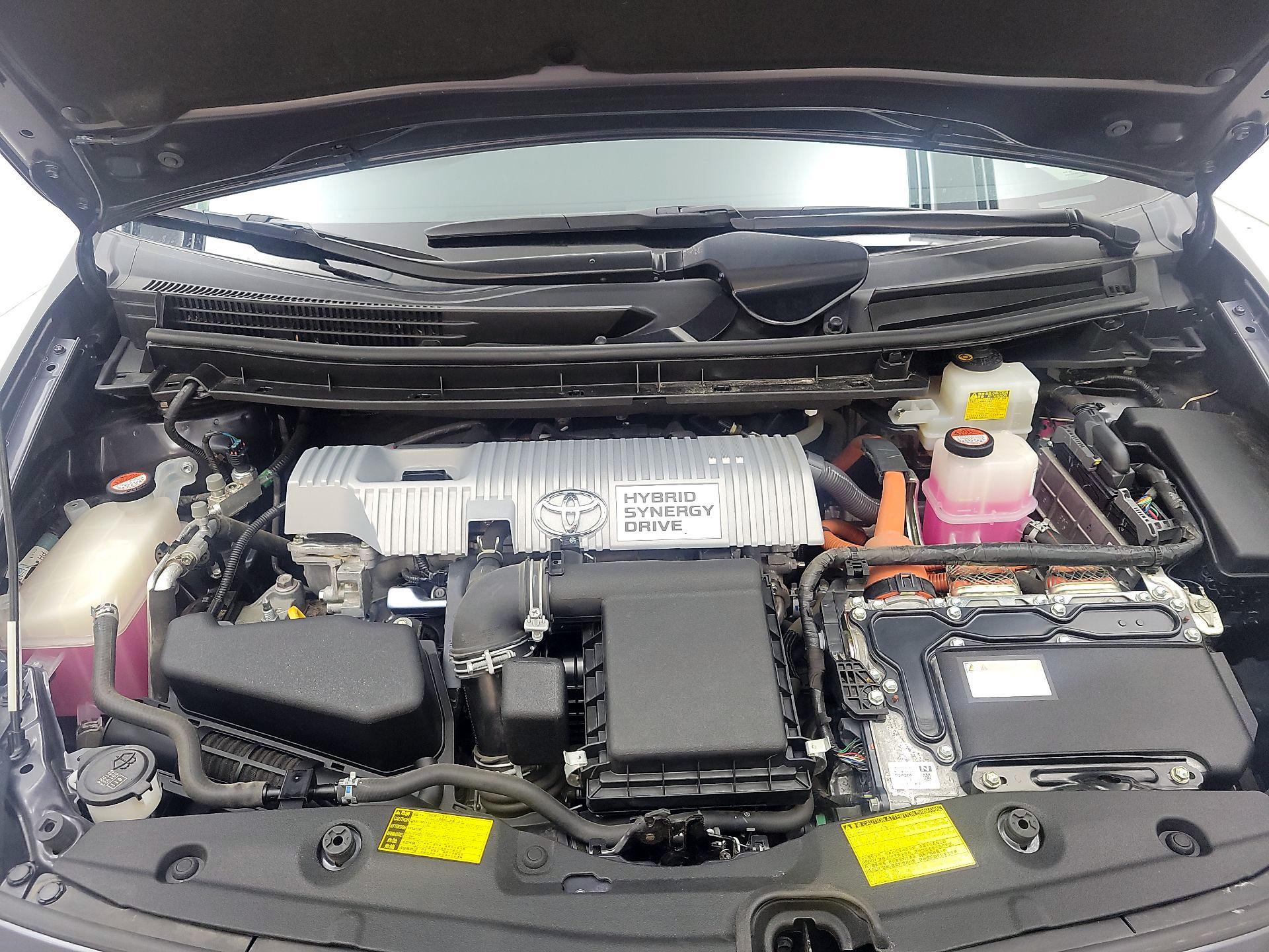 Thumbnail: 2014 Toyota Prius - 19