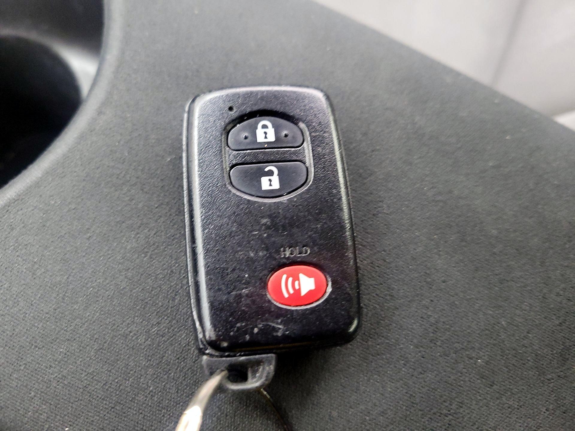 Thumbnail: 2014 Toyota Prius - 20