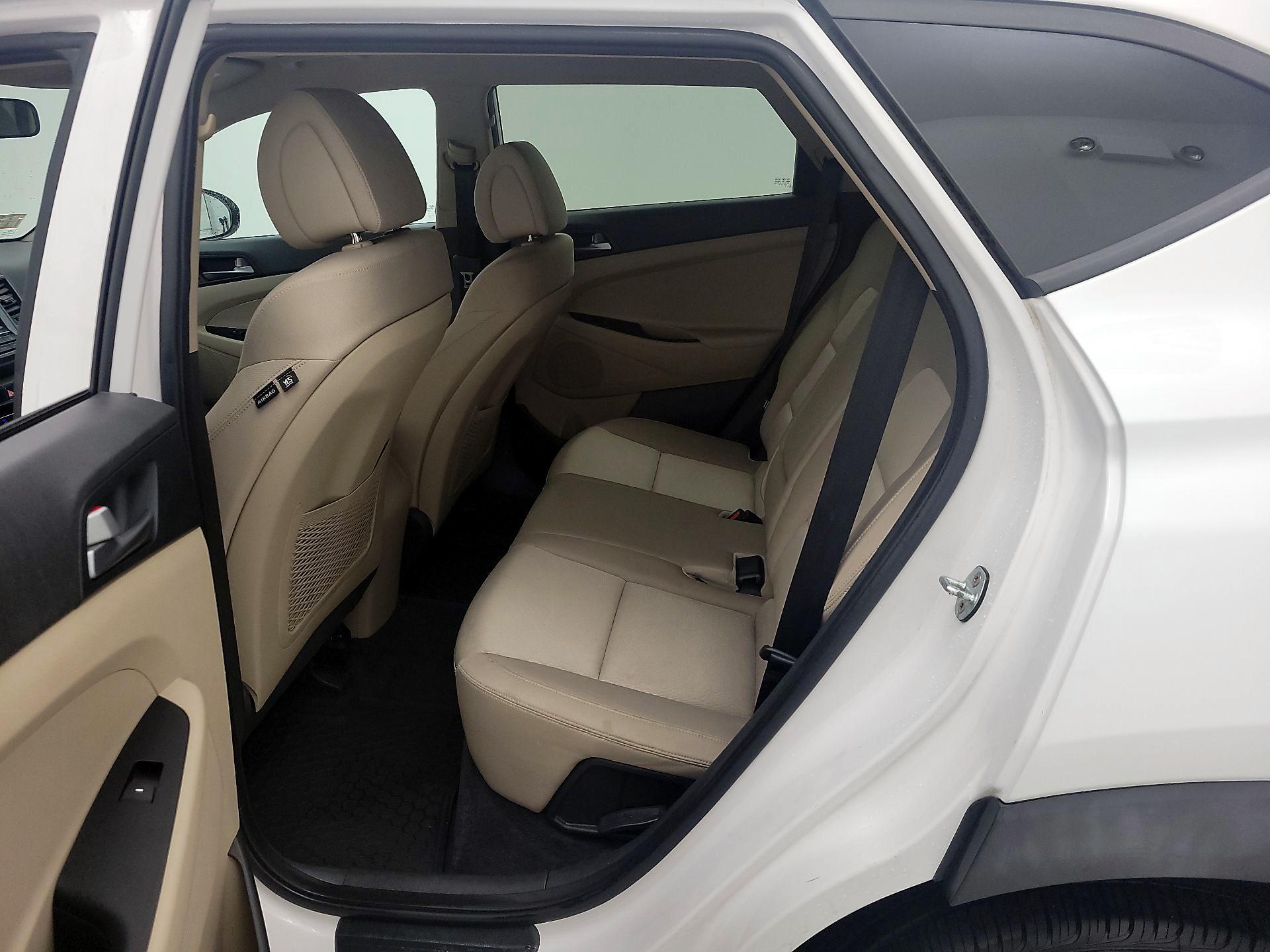 Thumbnail: 2016 Hyundai Tucson - 19
