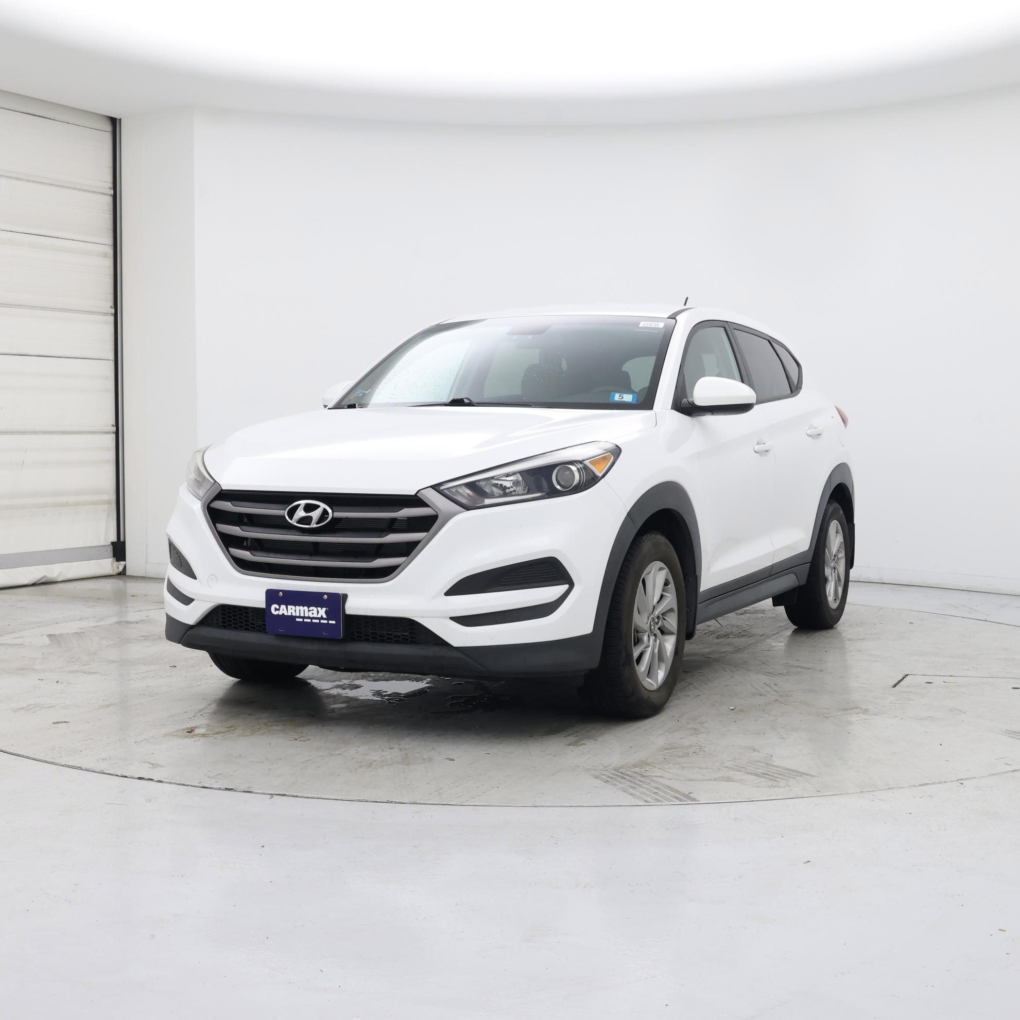 Thumbnail: 2016 Hyundai Tucson - 4