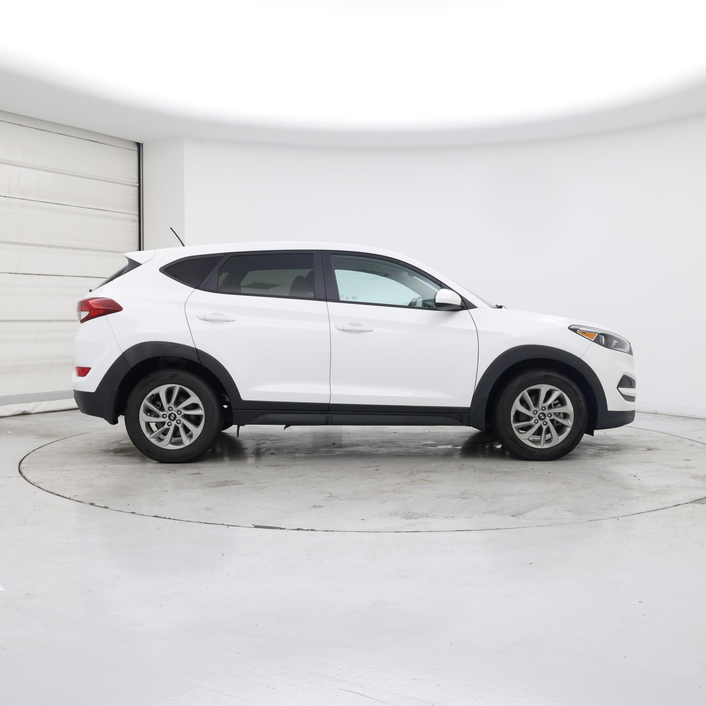 Thumbnail: 2016 Hyundai Tucson - 7
