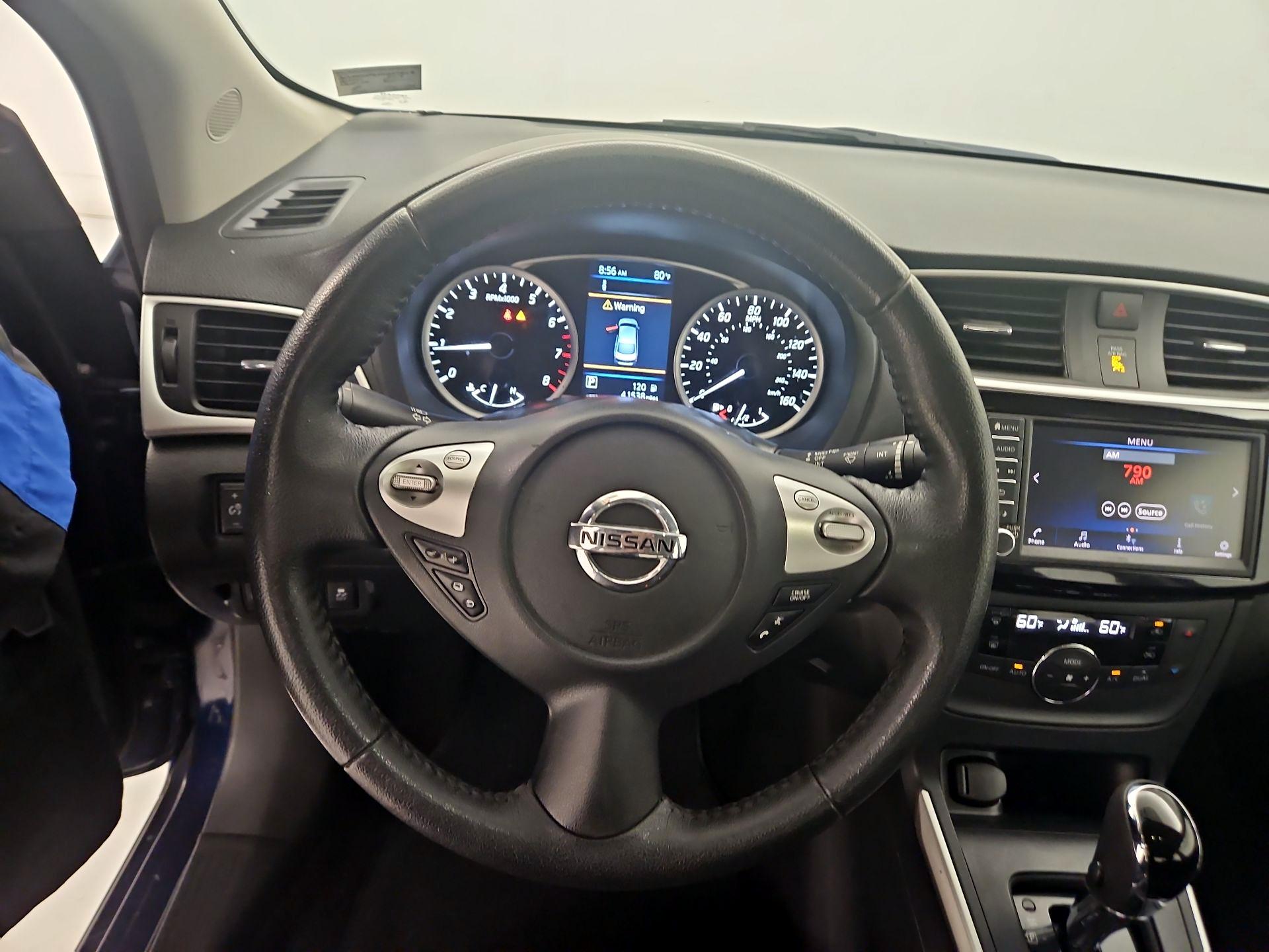Thumbnail: 2019 Nissan Sentra - 10