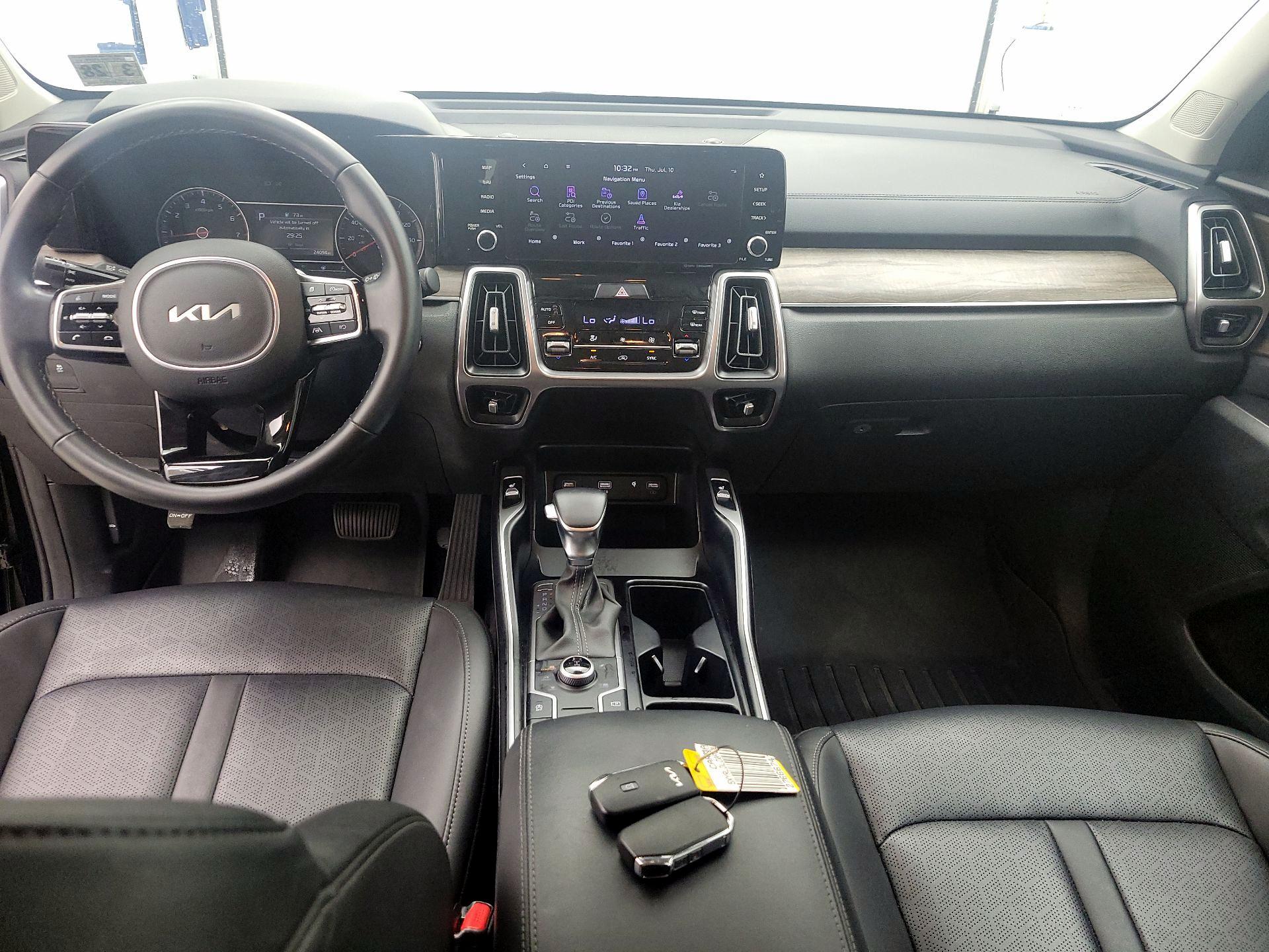 Thumbnail: 2023 Kia Sorento - 9