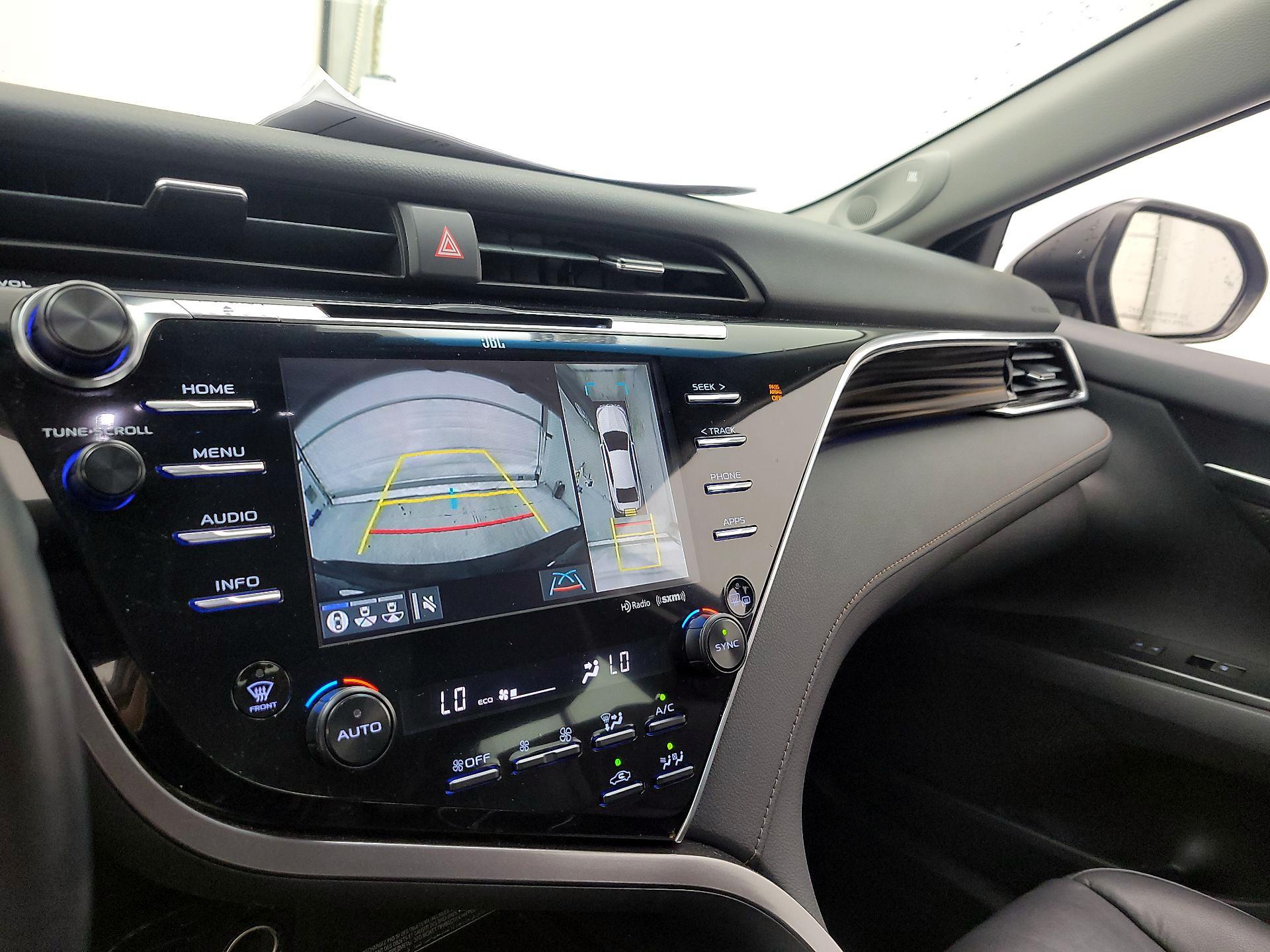 Thumbnail: 2018 Toyota Camry - 14