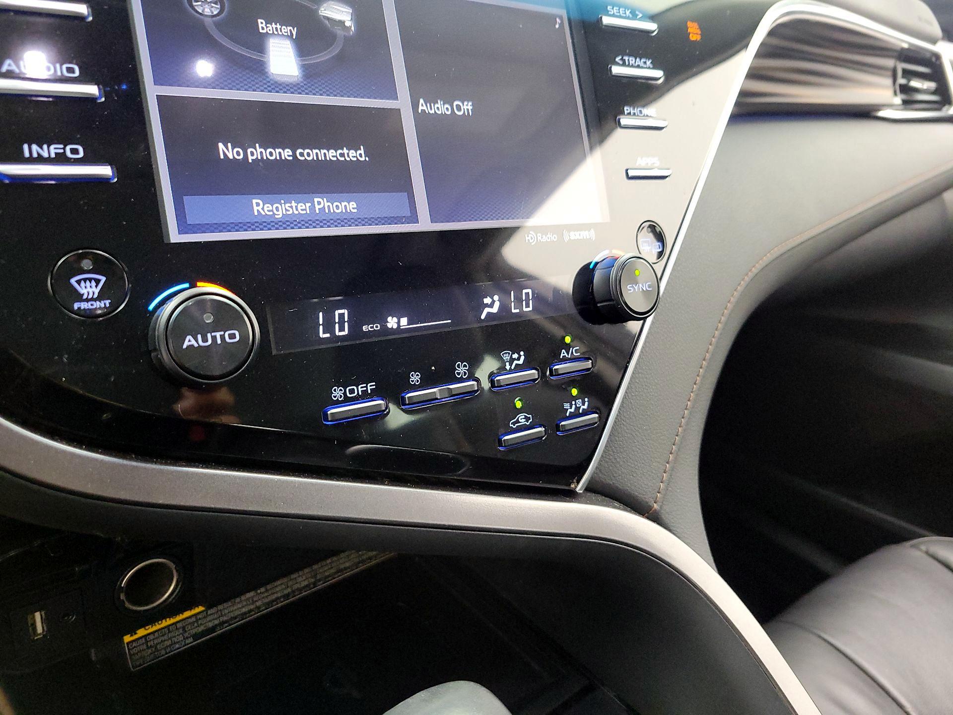Thumbnail: 2018 Toyota Camry - 16