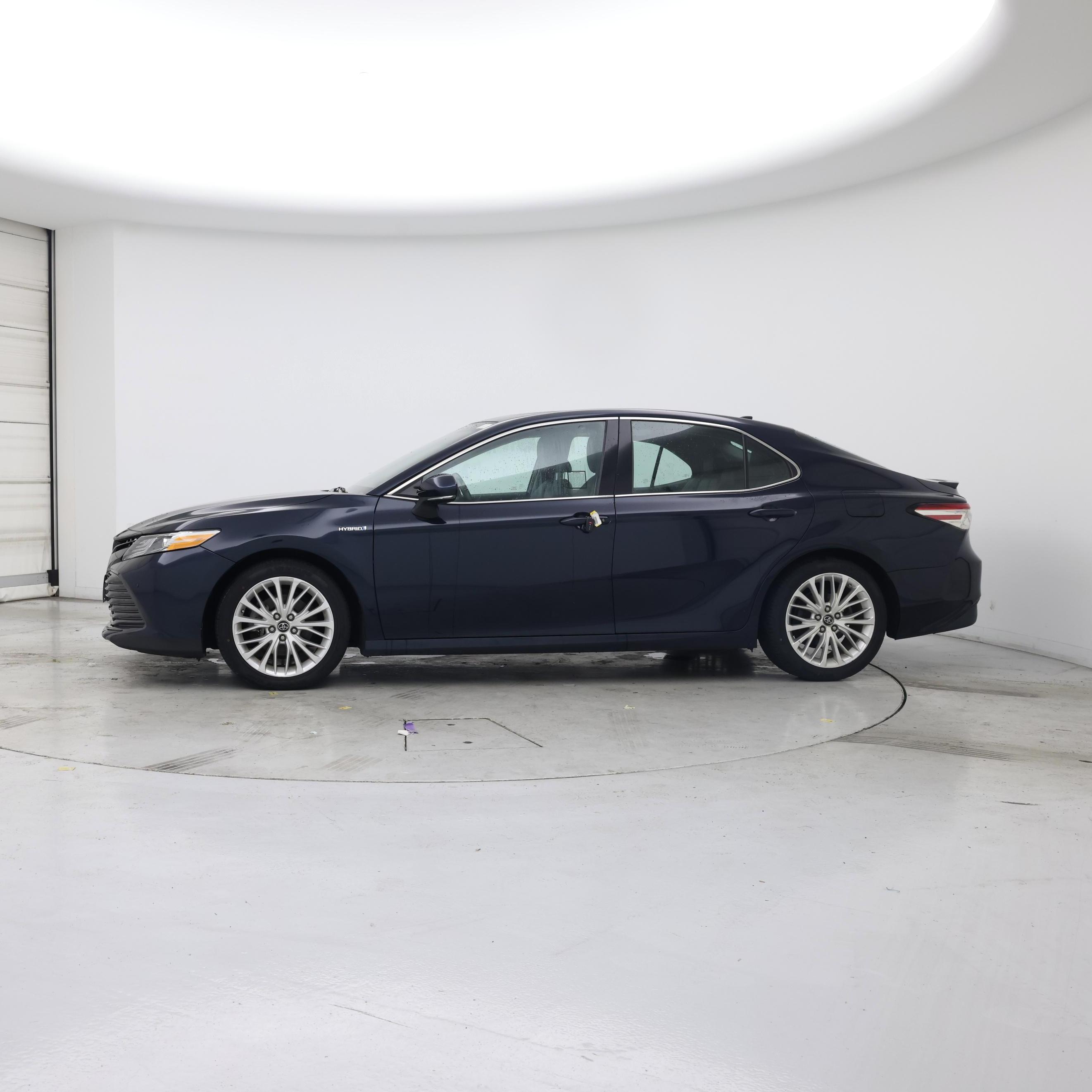 Thumbnail: 2018 Toyota Camry - 3