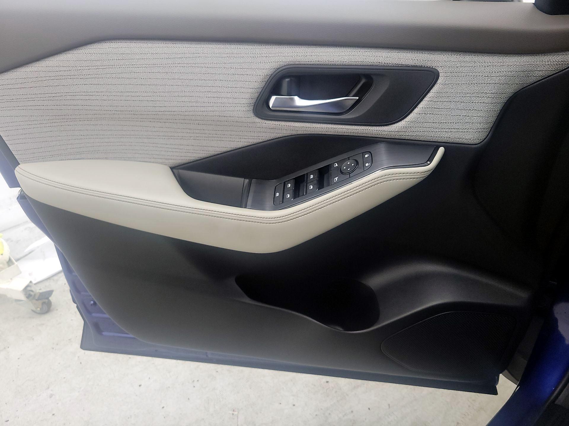 Thumbnail: 2021 Nissan Rogue - 12