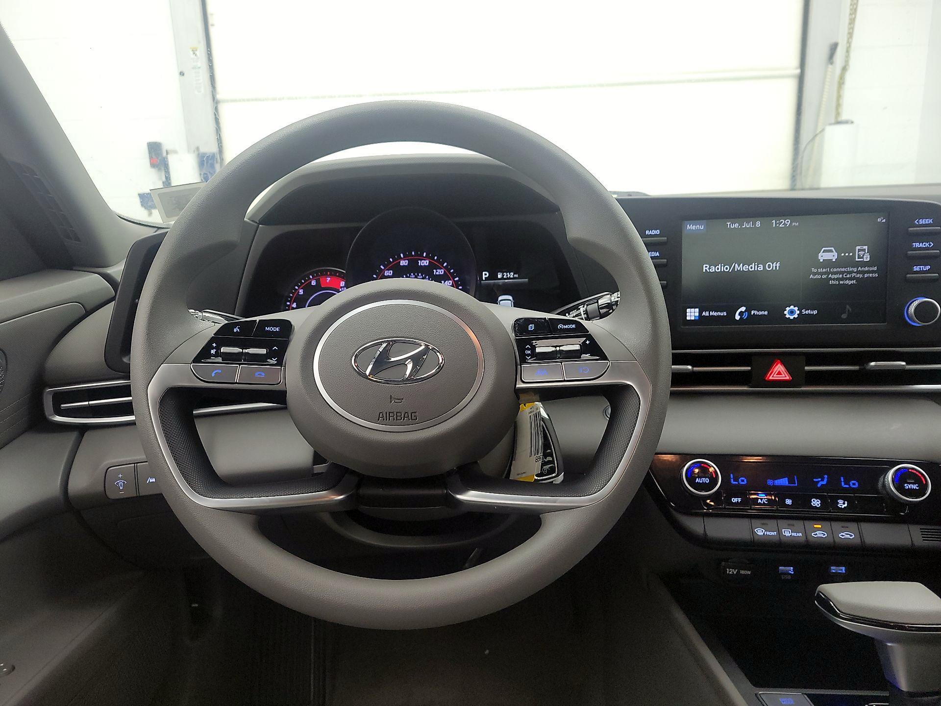 Thumbnail: 2023 Hyundai Elantra - 10