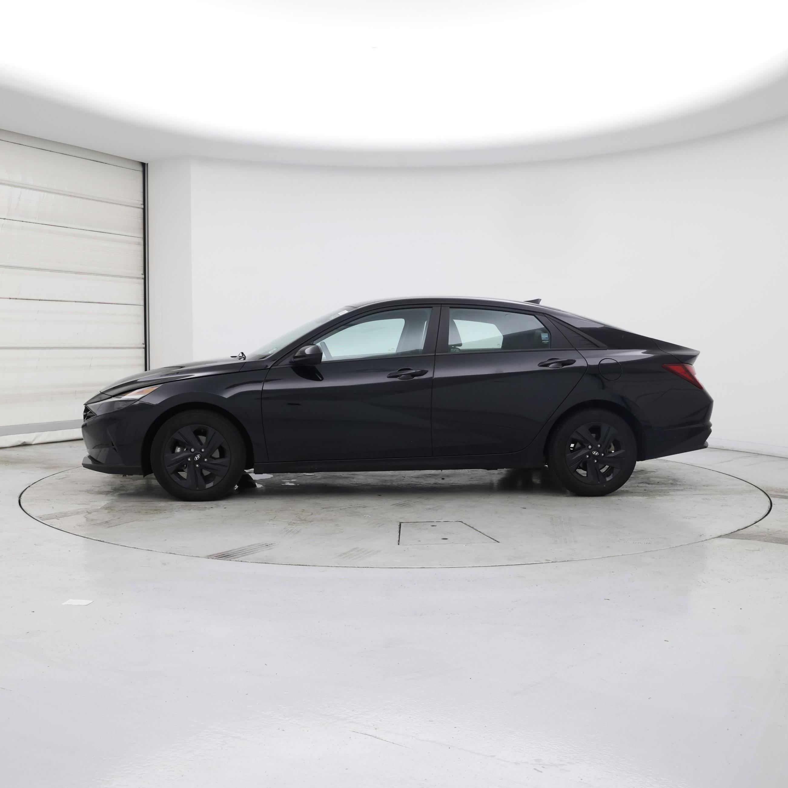 Thumbnail: 2023 Hyundai Elantra - 3