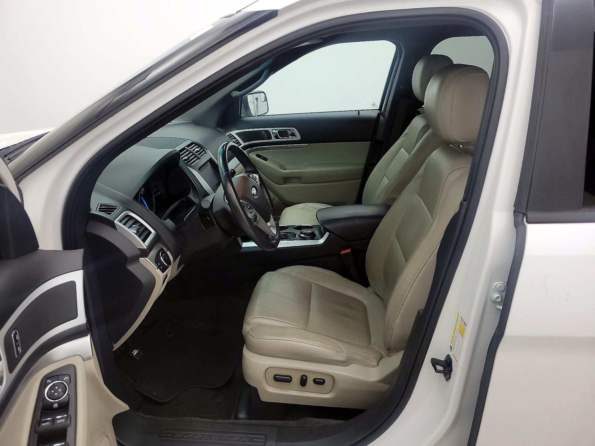 Thumbnail: 2014 Ford Explorer - 11
