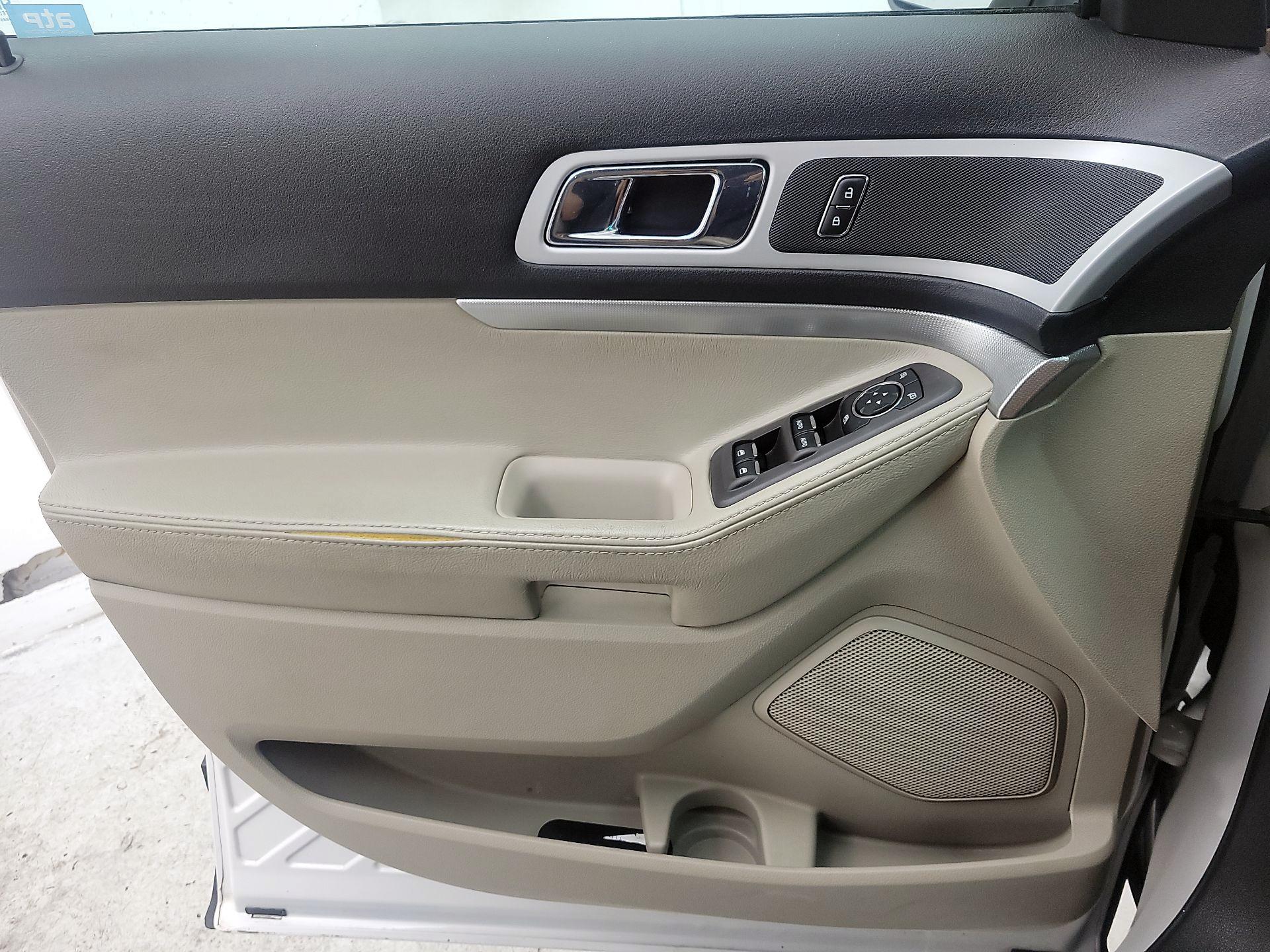Thumbnail: 2014 Ford Explorer - 12