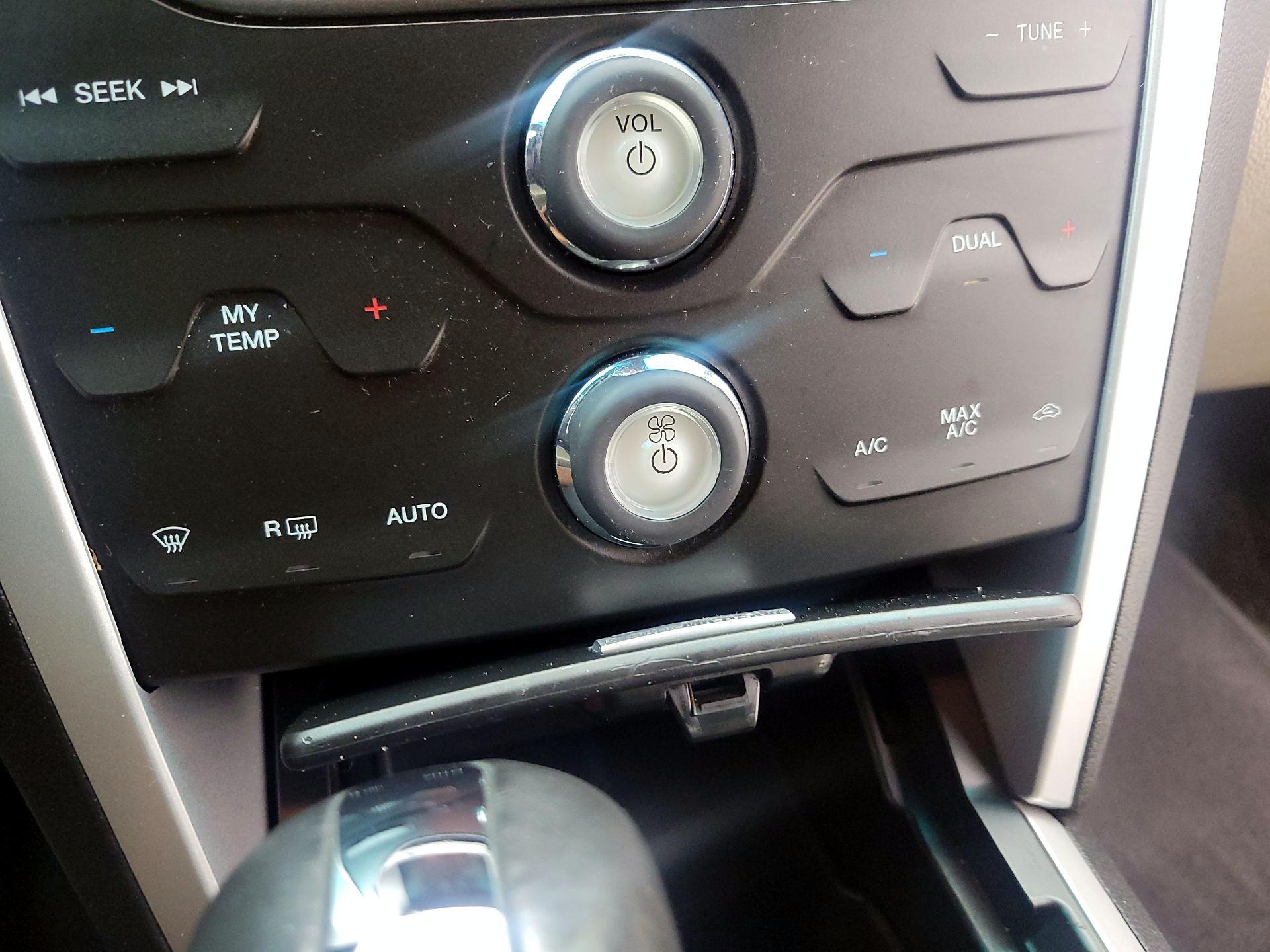 Thumbnail: 2014 Ford Explorer - 17