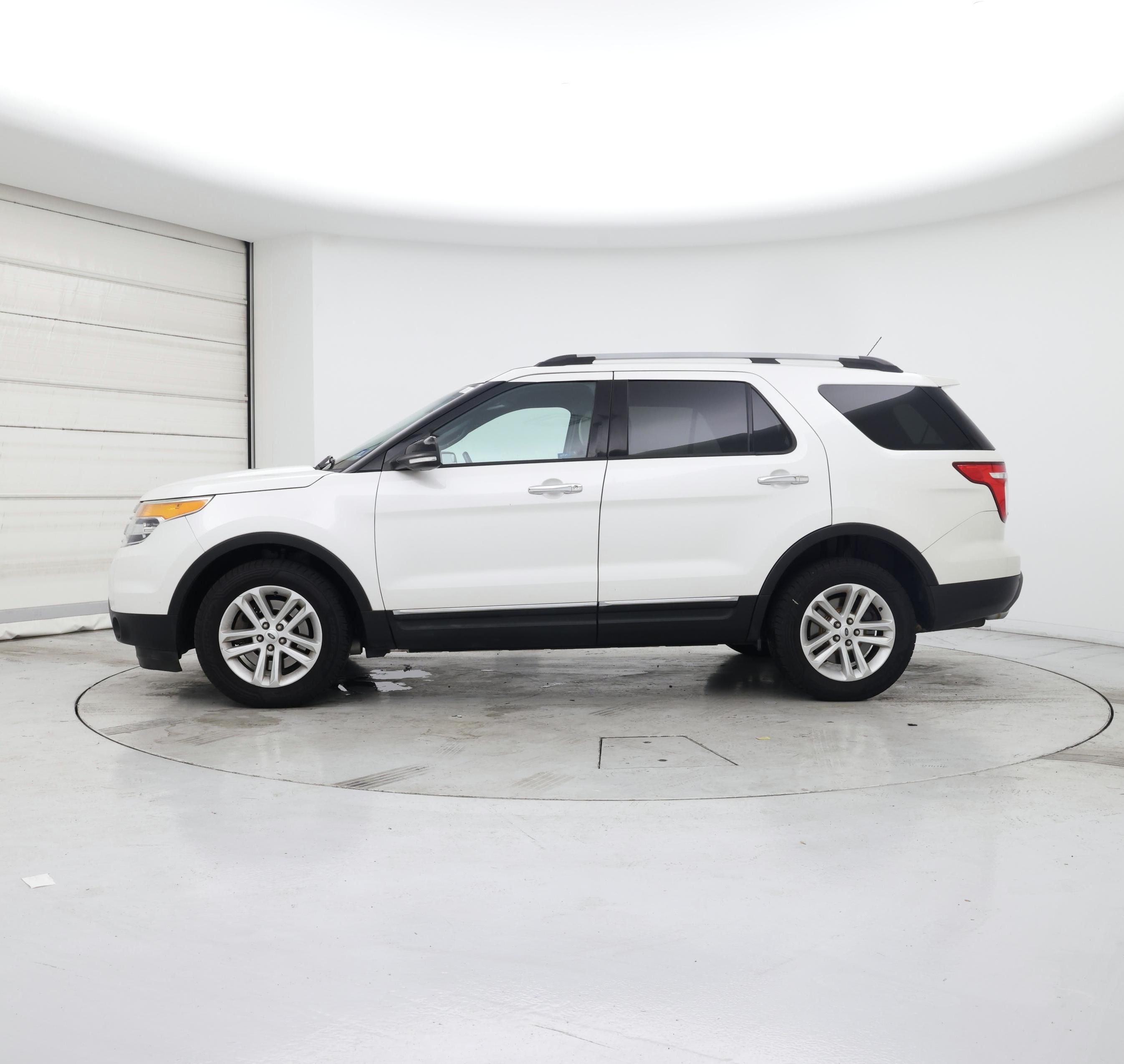 Thumbnail: 2014 Ford Explorer - 3
