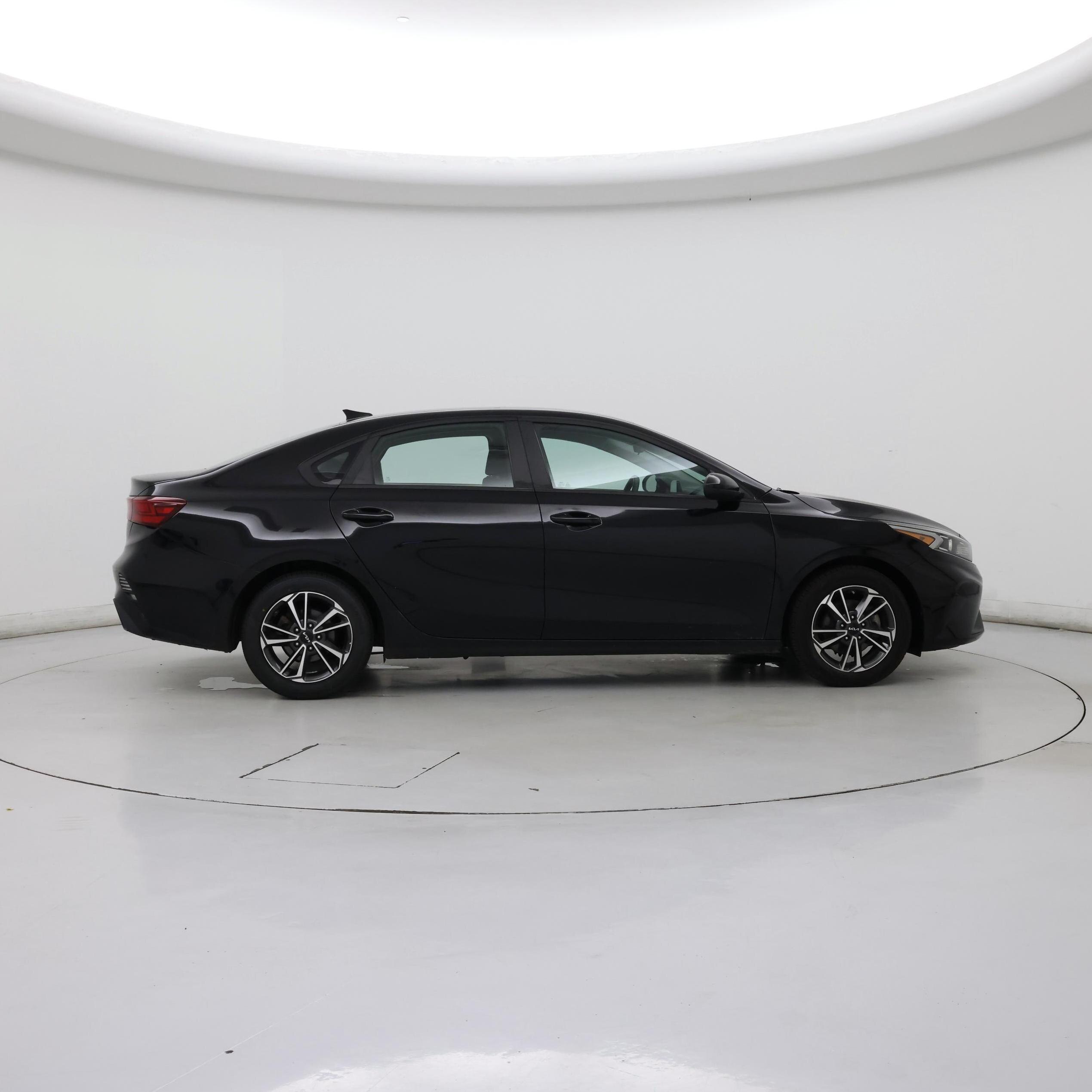 Thumbnail: 2022 Kia Forte - 7