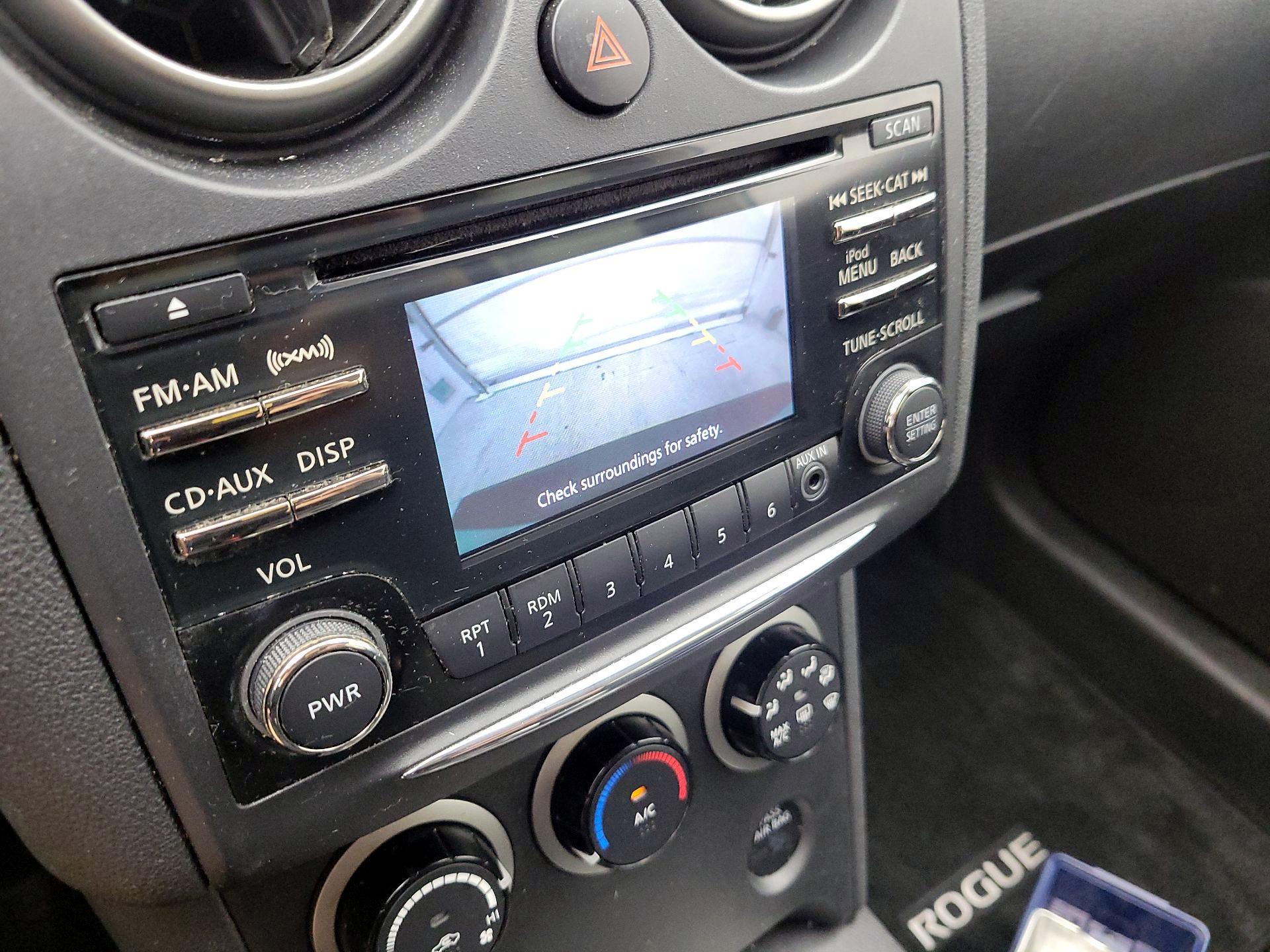 Thumbnail: 2015 Nissan Rogue - 14