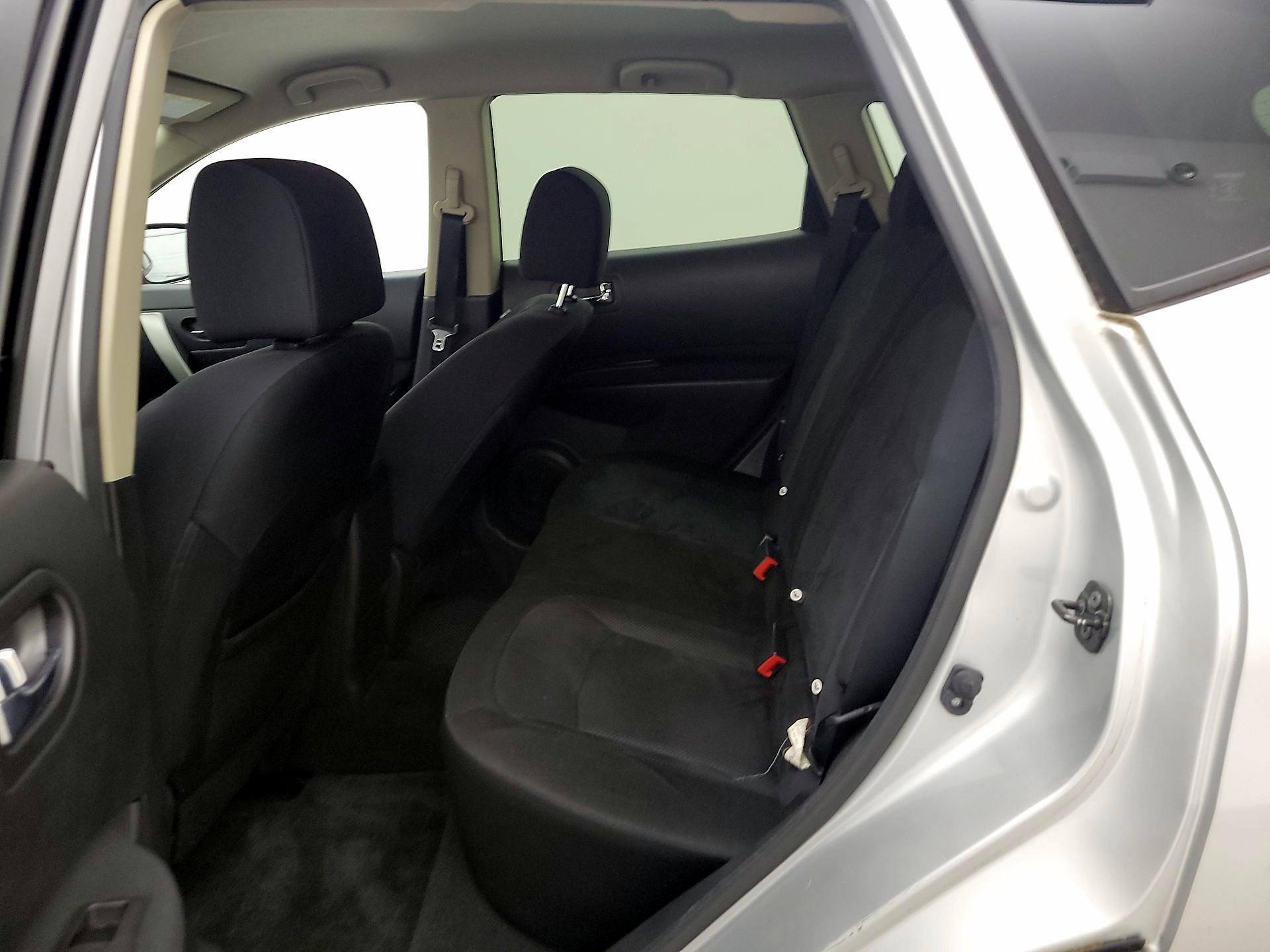 Thumbnail: 2015 Nissan Rogue - 18