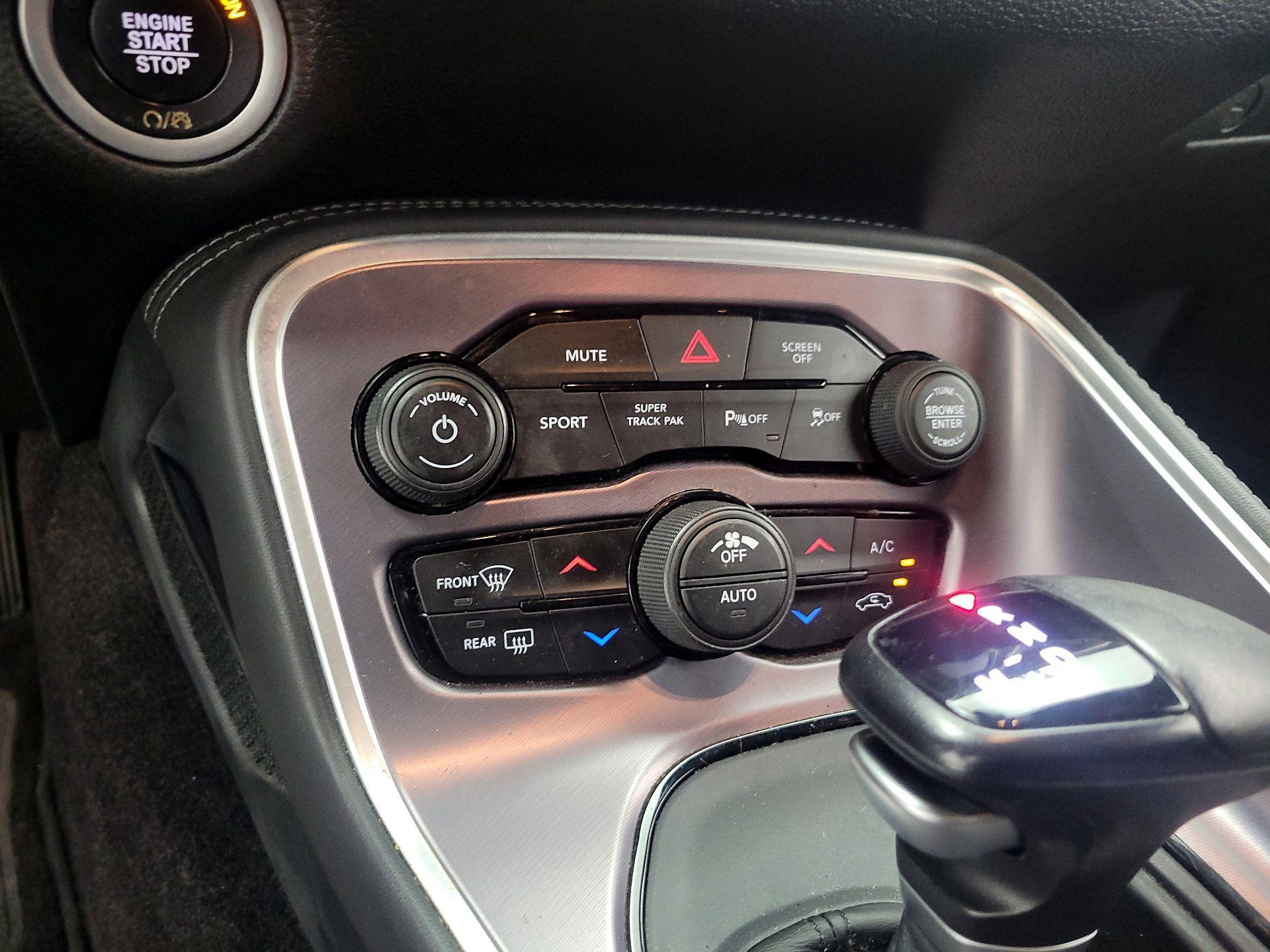 Thumbnail: 2019 Dodge Challenger - 16