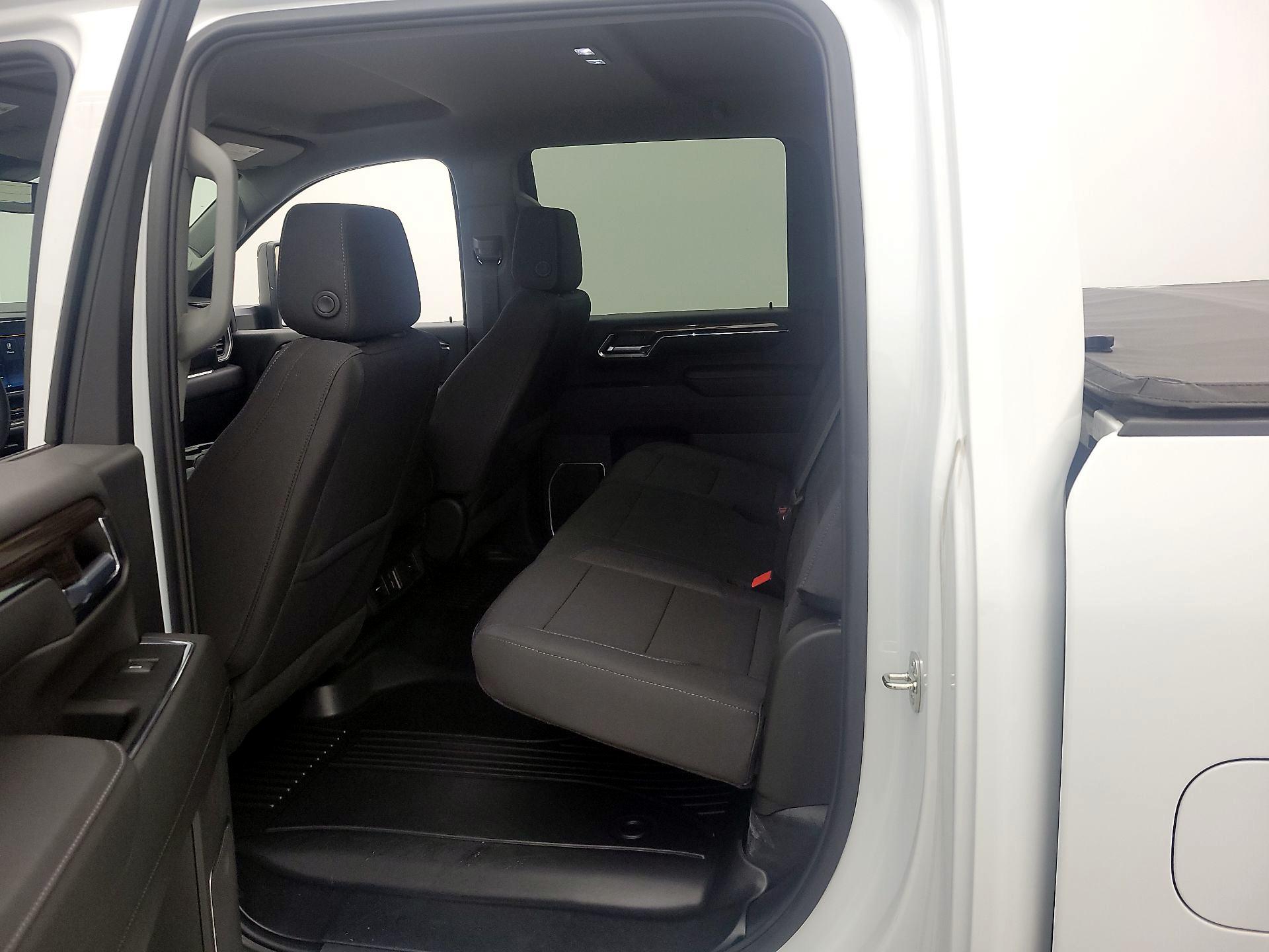 Thumbnail: 2024 Chevrolet Silverado 3500 - 19